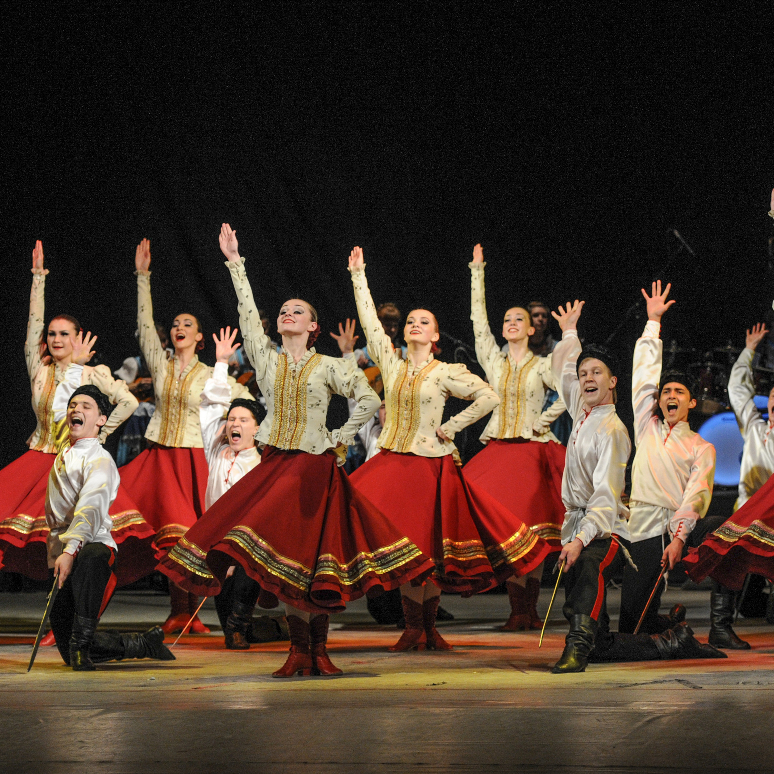 Concert of the folk group “Sunny Rainbow” in Russia. Photographer in Israel Luba Ternavskaya