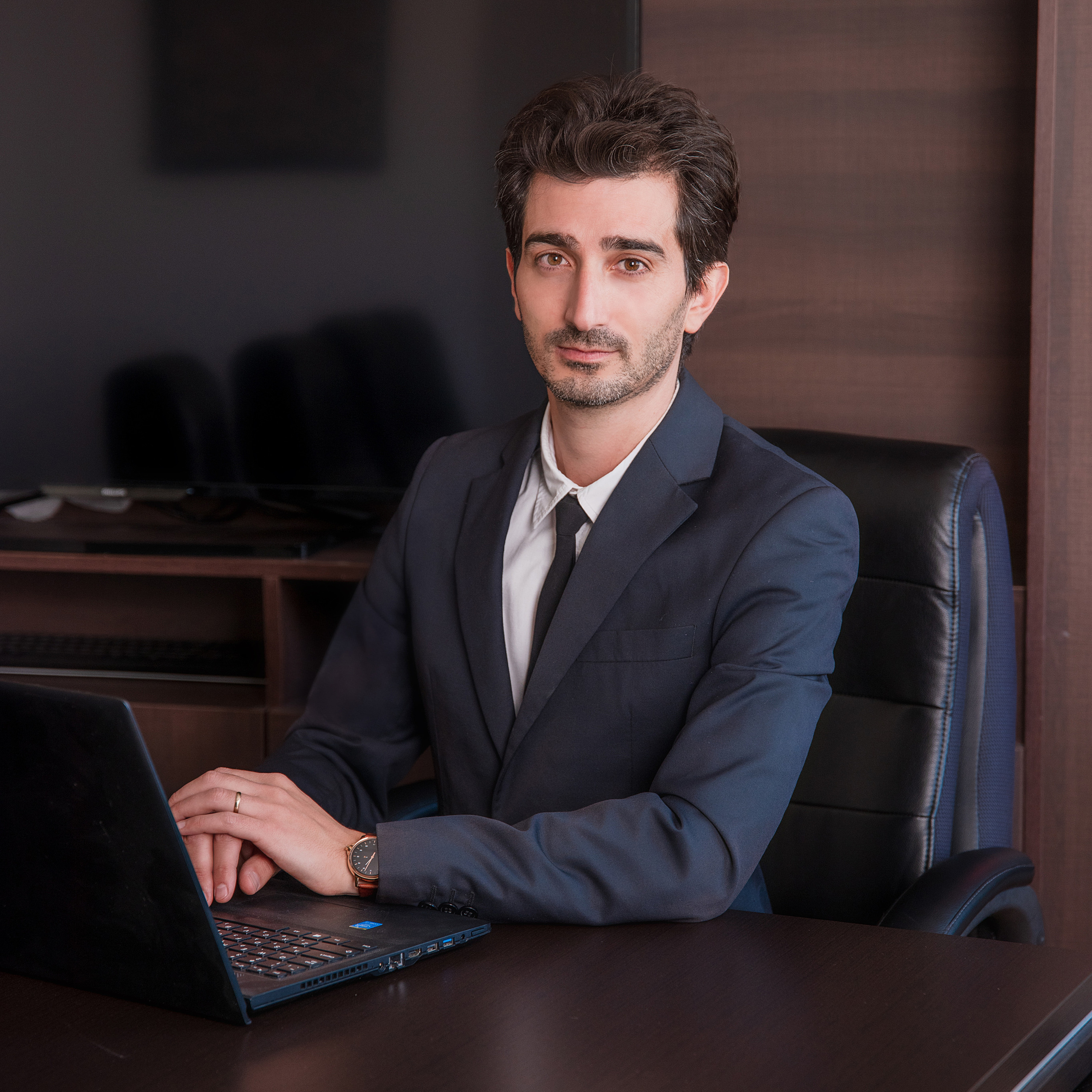 Business portrait for a lawyer Shay Maor