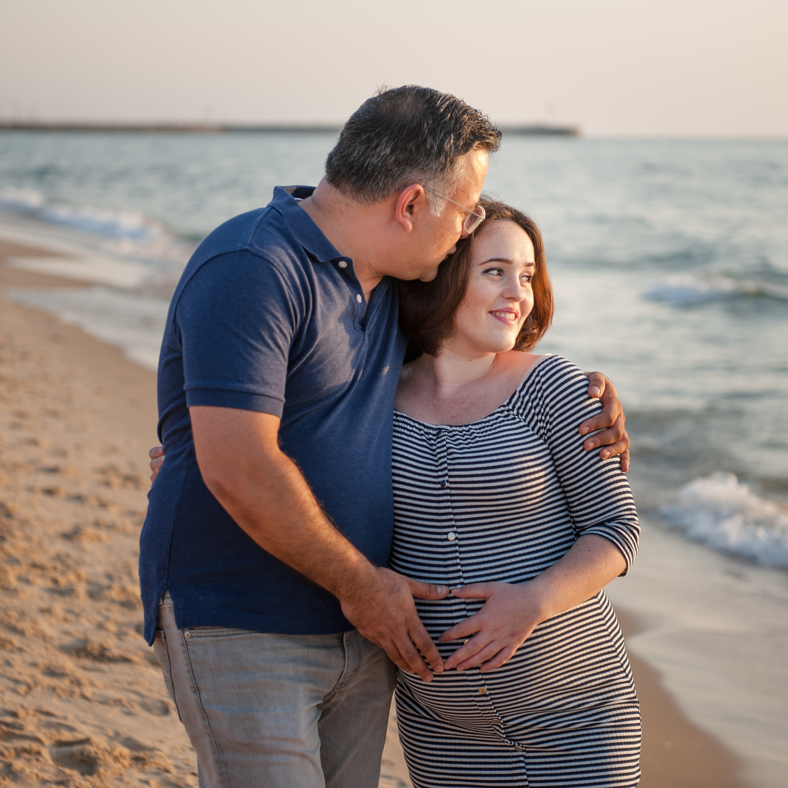 Outdoor maternity photoshoot. Photographer in Israel Luba Ternavskaya
