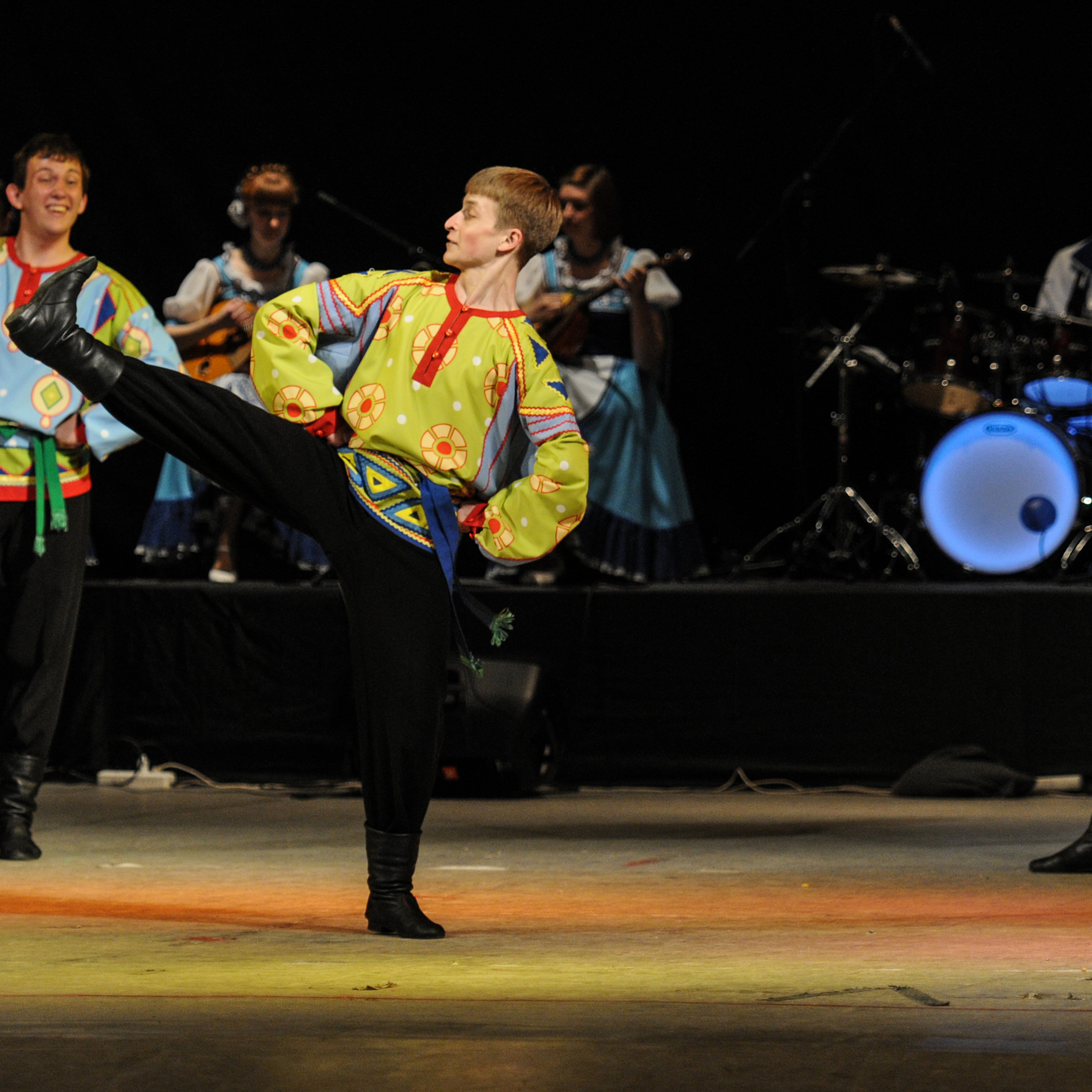 Concert of the folk group “Sunny Rainbow” in Russia. Photographer in Israel Luba Ternavskaya