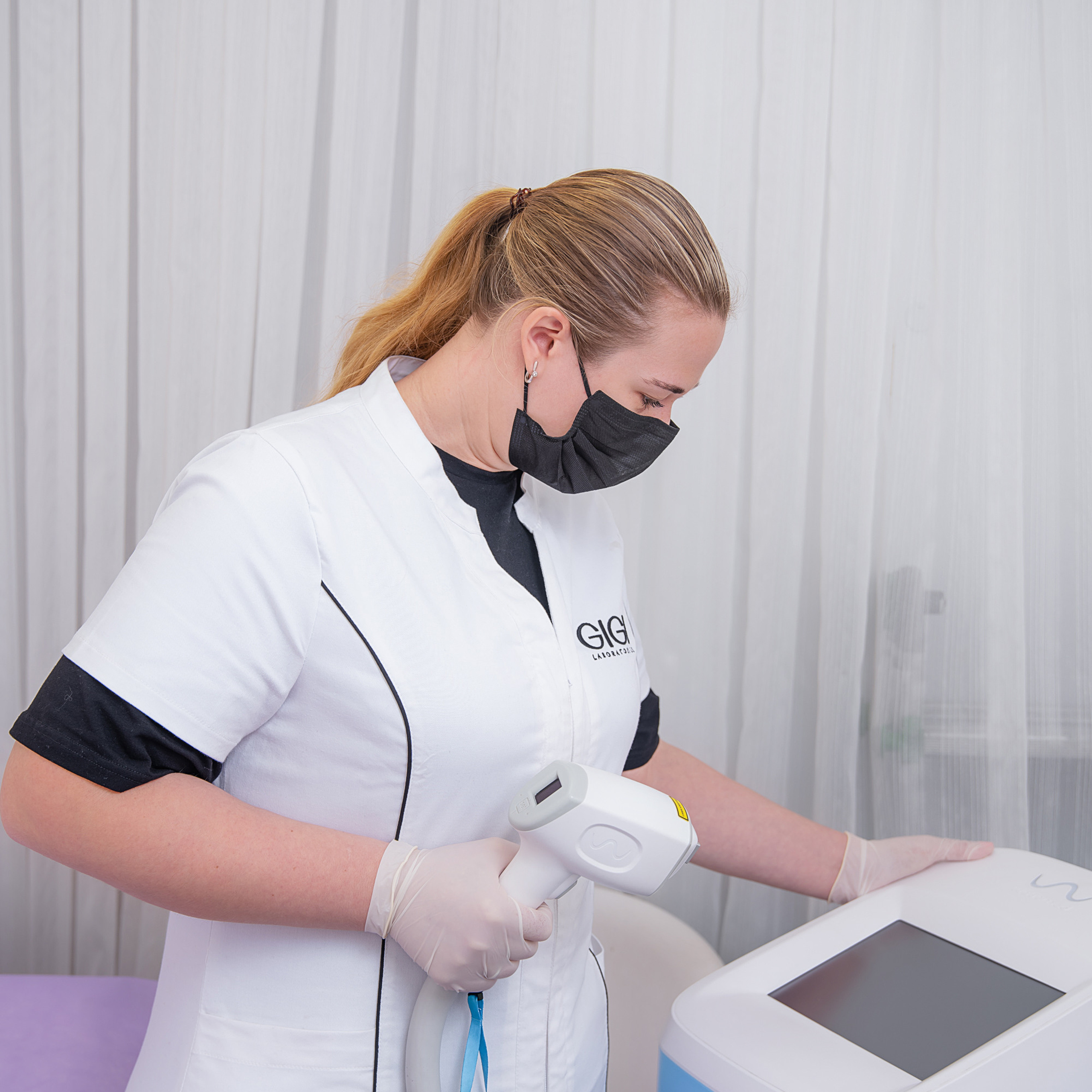 Shooting for the depilation master. צלמת ירושלים תל אביב ישראל