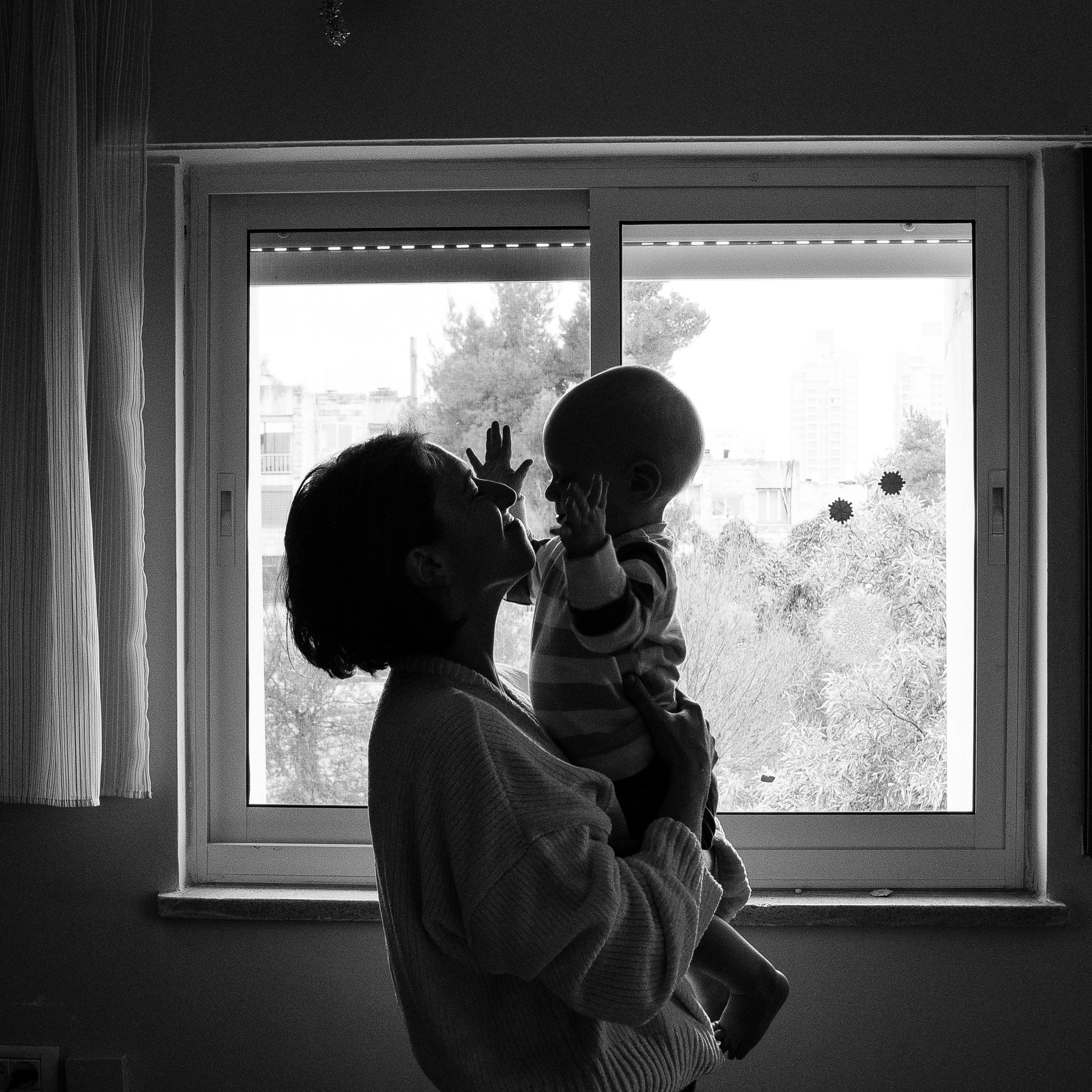 Family home photoshoot. Photographer in Israel Luba Ternavskaya