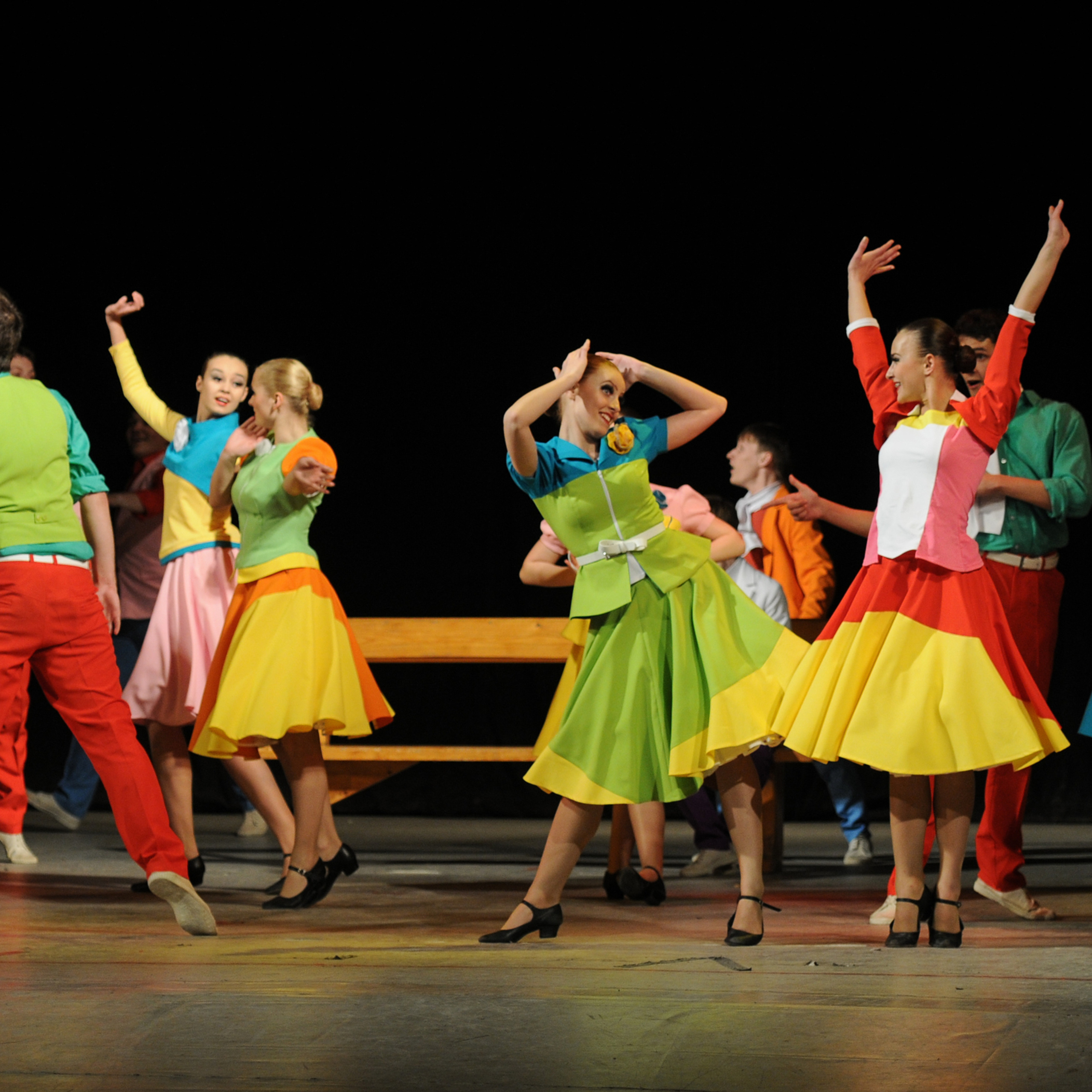 Concert of the folk group “Sunny Rainbow” in Russia. Photographer in Israel Luba Ternavskaya