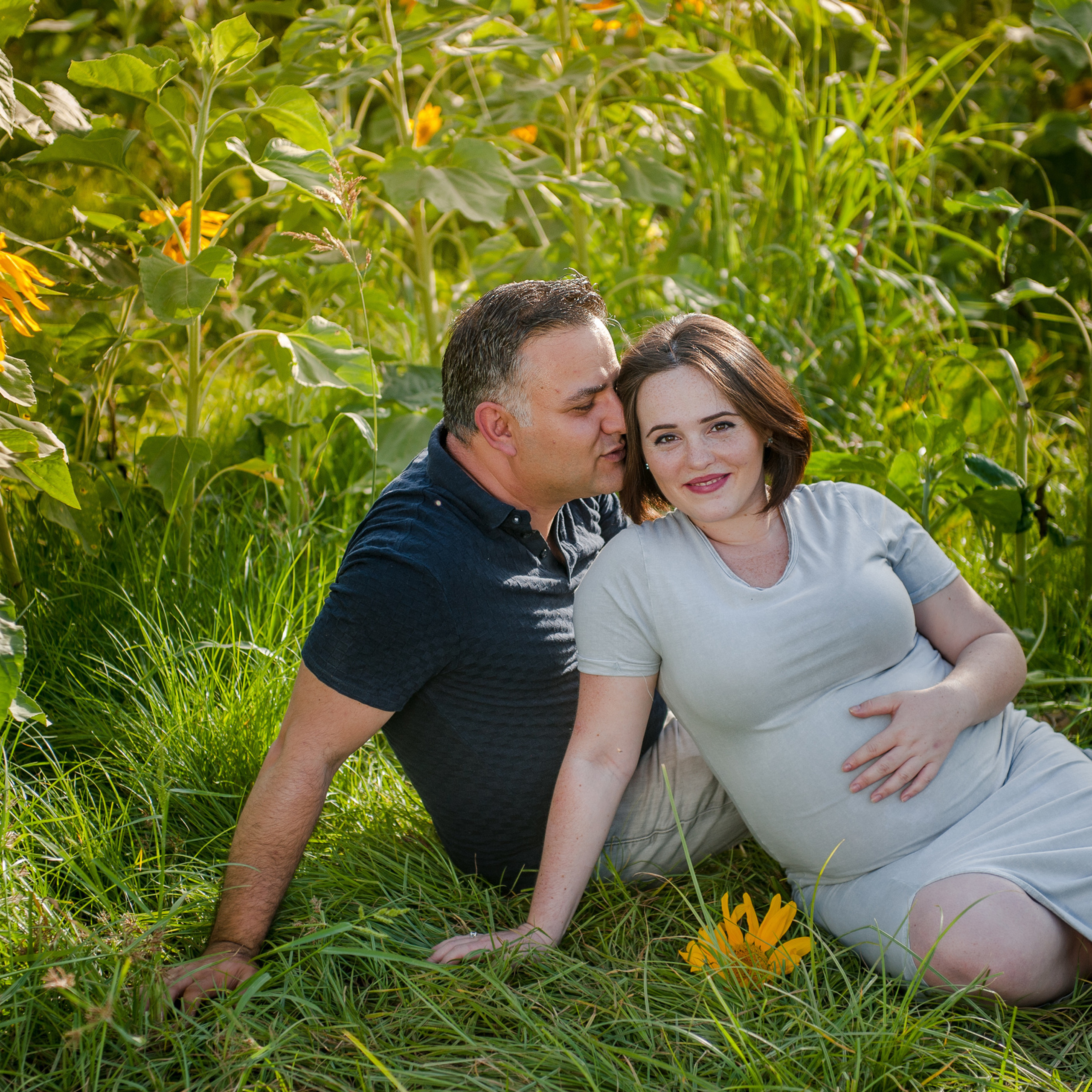 Outdoor maternity photoshoot. Photographer in Israel Luba Ternavskaya