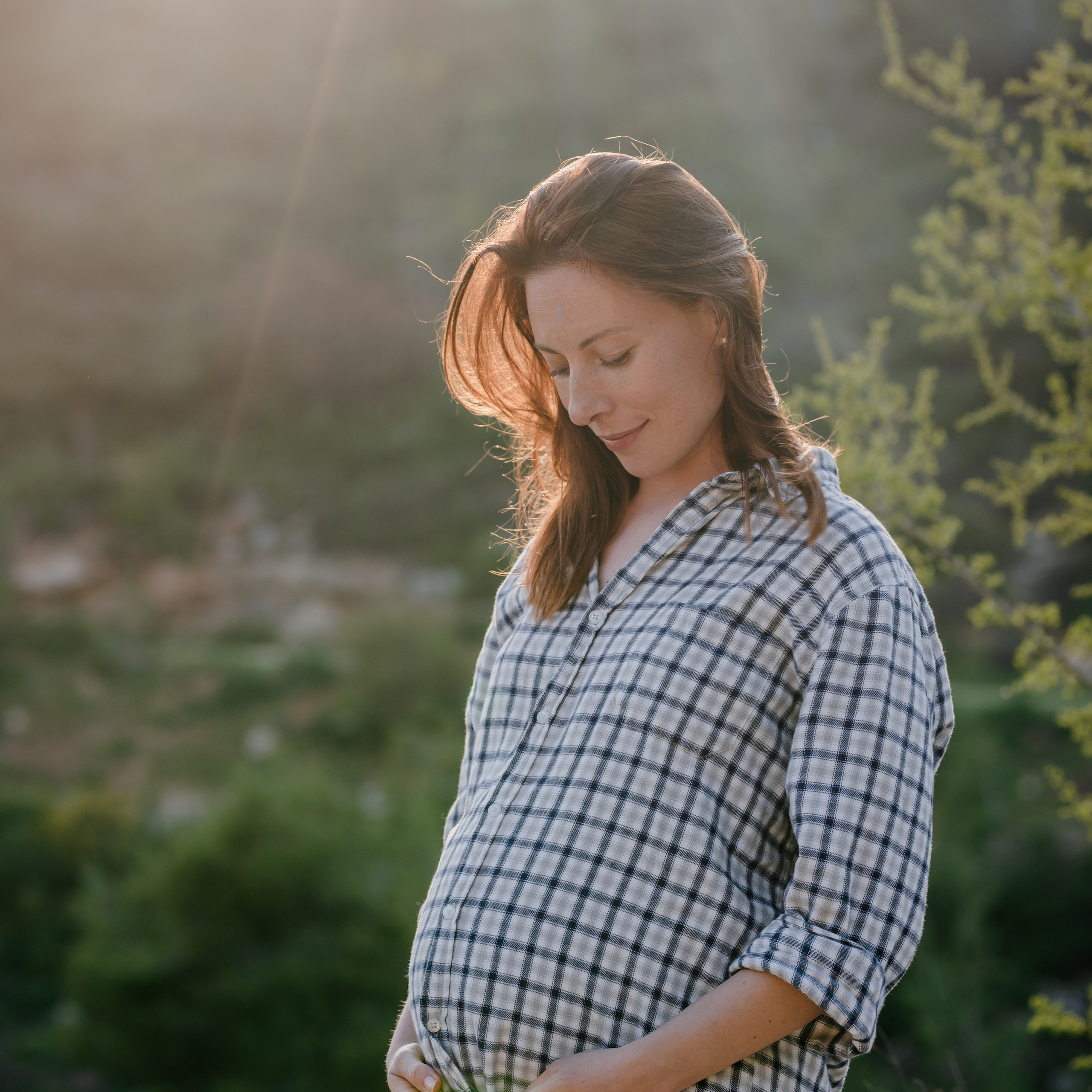 Outdoor maternity photoshoot. Photographer in Israel Luba Ternavskaya
