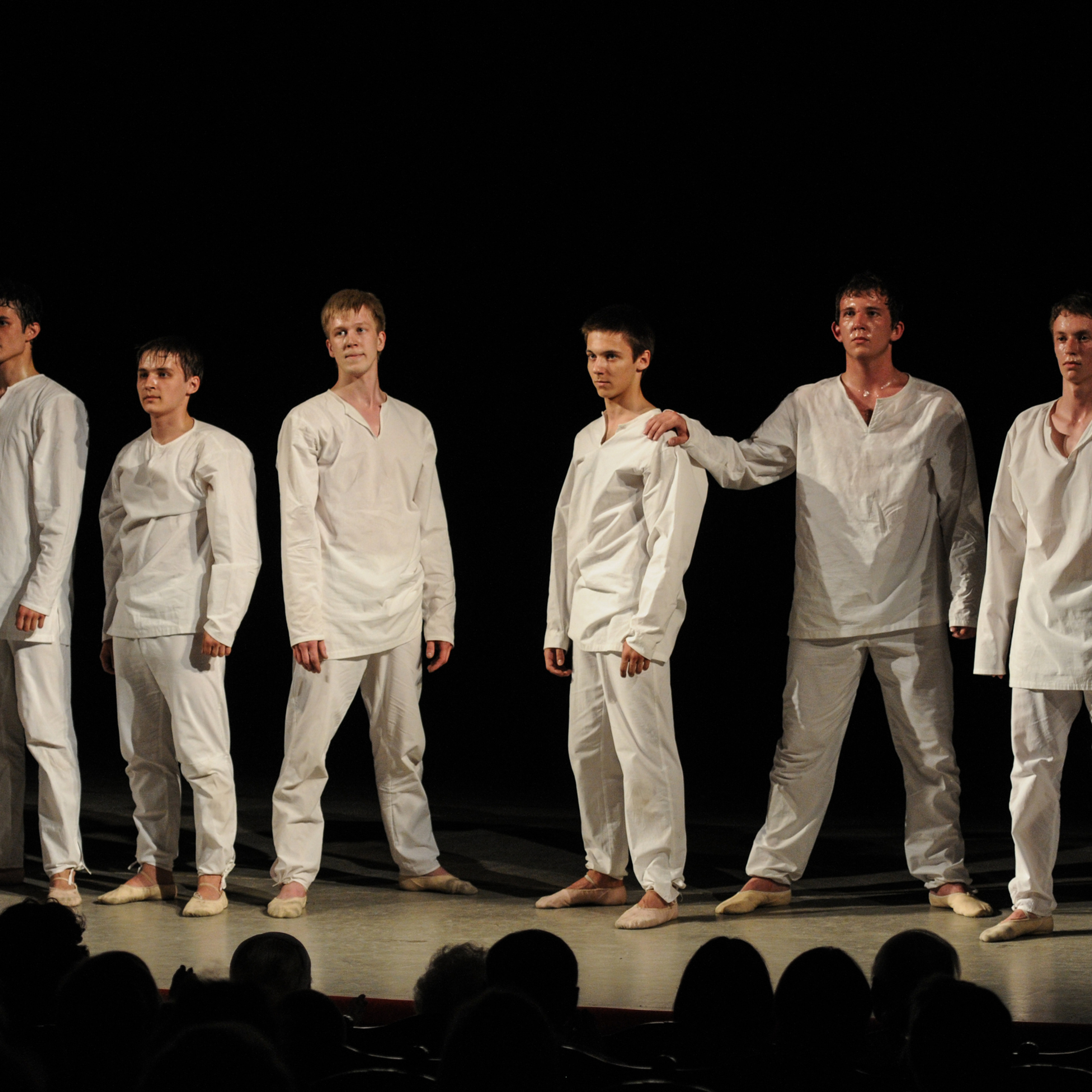 Concert of the folk group “Sunny Rainbow” in Russia. Photographer in Israel Luba Ternavskaya