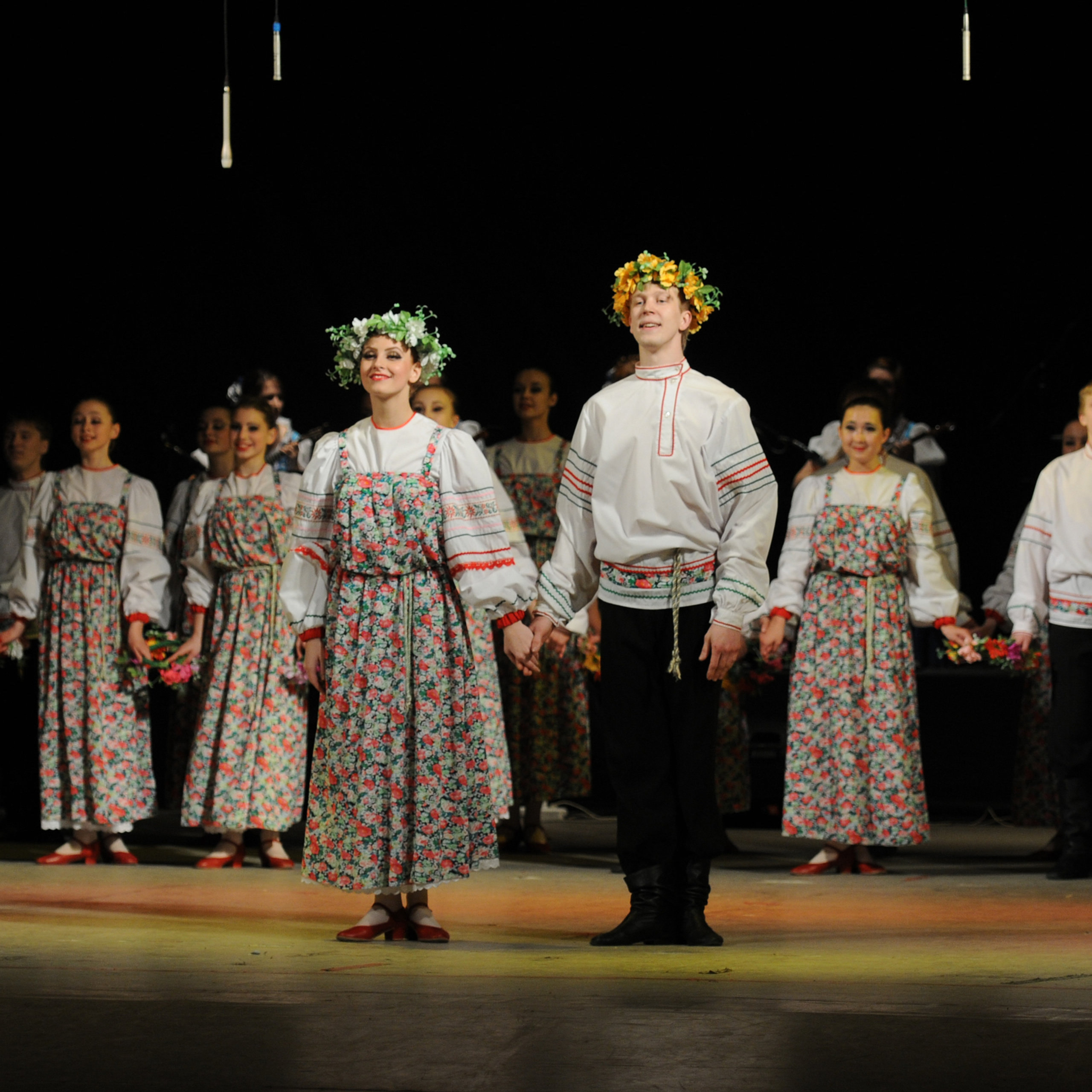 Concert of the folk group “Sunny Rainbow” in Russia. Photographer in Israel Luba Ternavskaya