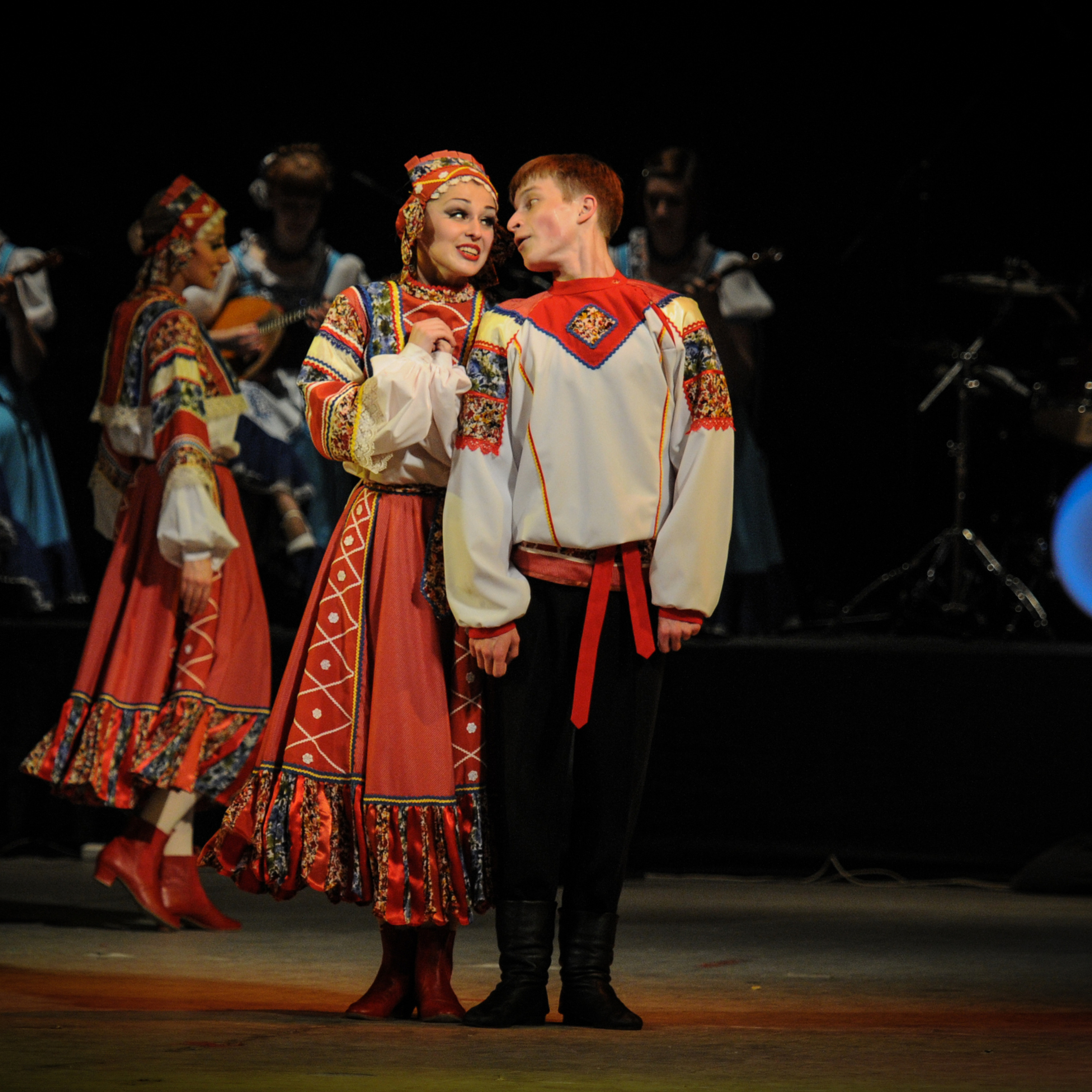 Concert of the folk group “Sunny Rainbow” in Russia. Photographer in Israel Luba Ternavskaya