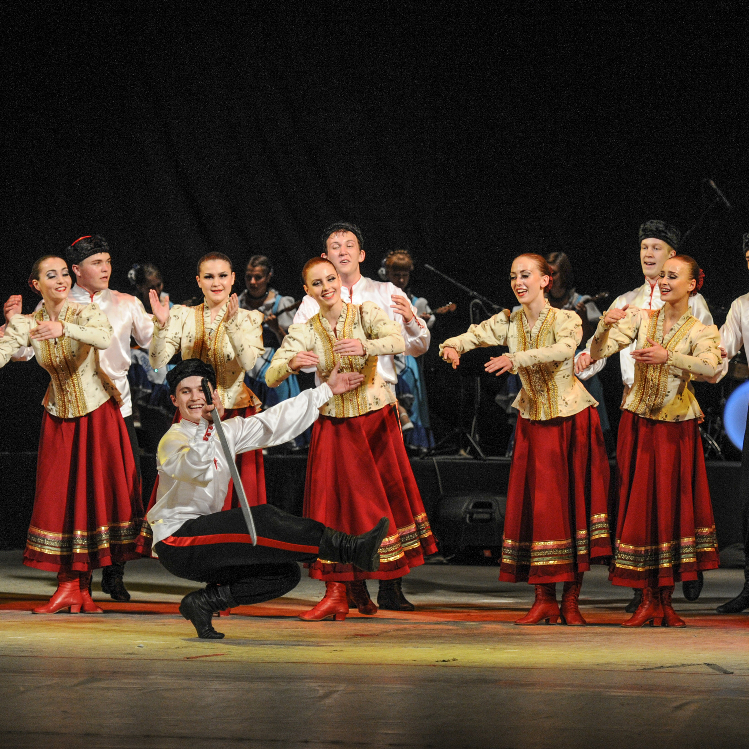 Concert of the folk group “Sunny Rainbow” in Russia. Photographer in Israel Luba Ternavskaya