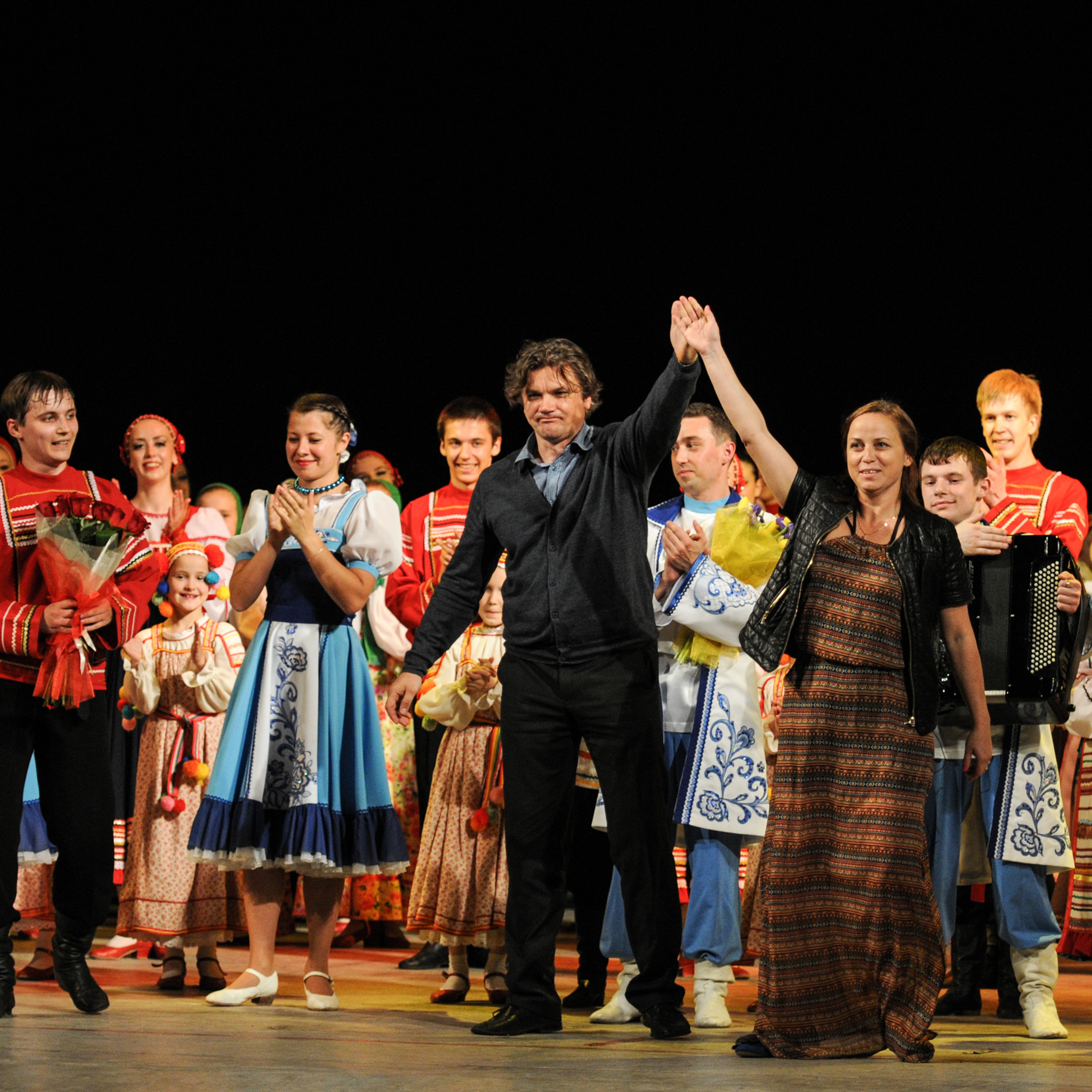 Concert of the folk group “Sunny Rainbow” in Russia. Photographer in Israel Luba Ternavskaya