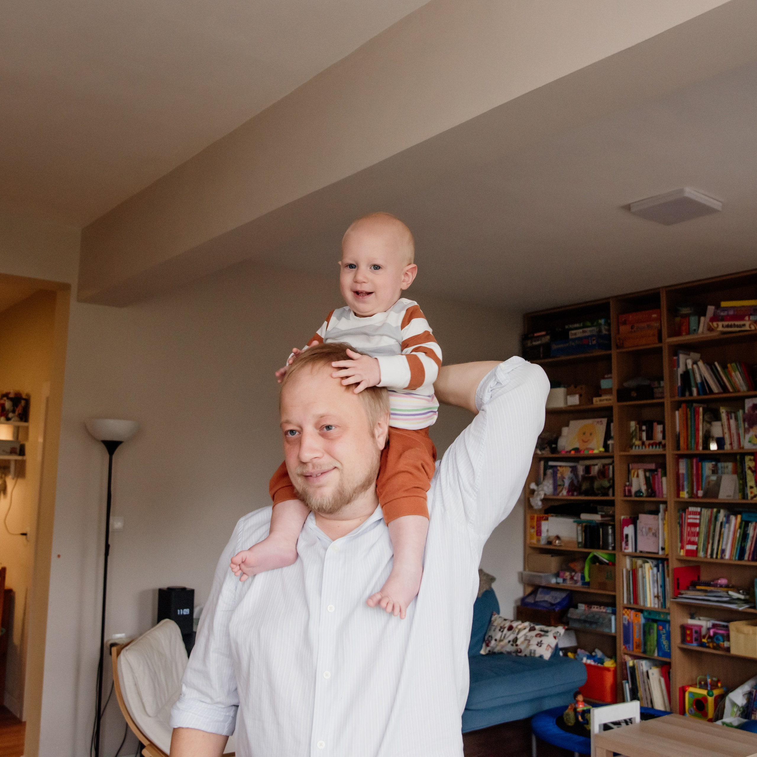 Family home photoshoot. Photographer in Israel Luba Ternavskaya