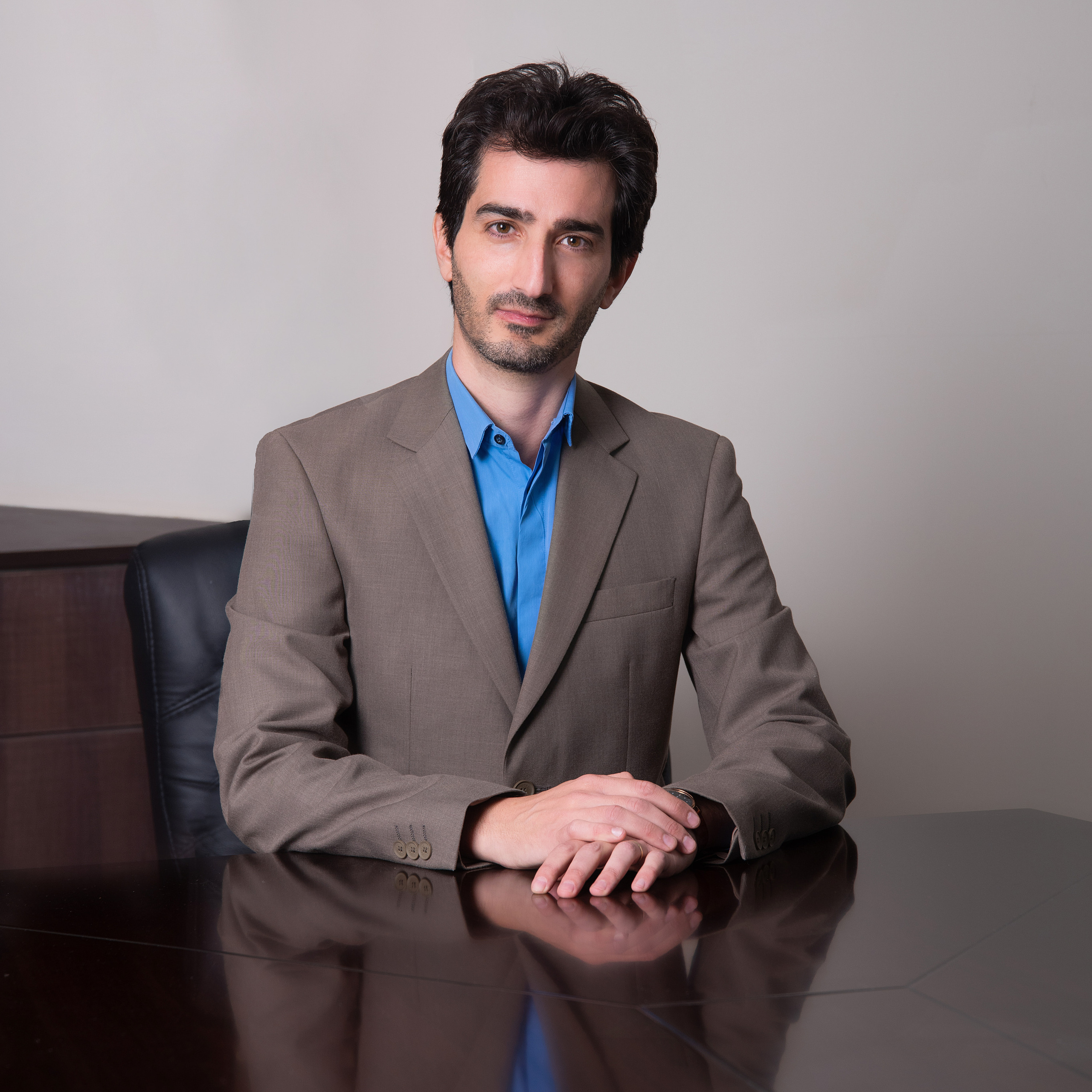 דיוקן עסקי לעורך דין שי מאור. צלמת ירושלים תל אביב ישראל