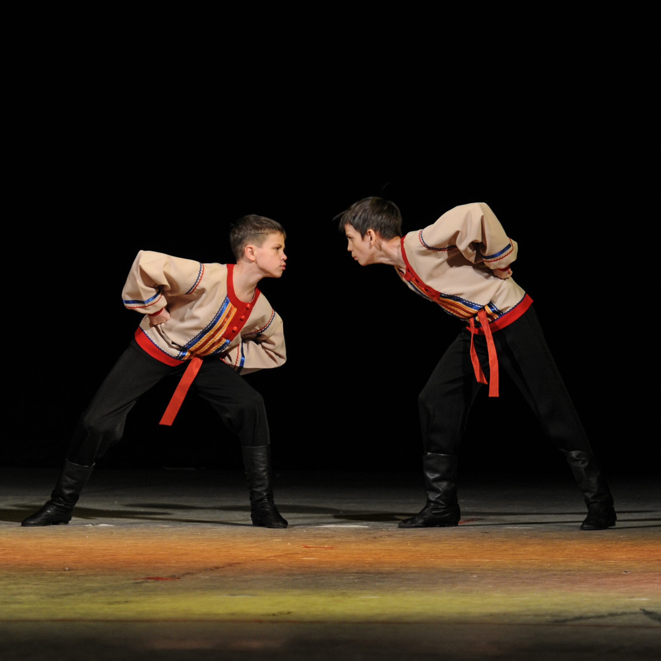 Concert of the folk group “Sunny Rainbow” in Russia. Photographer in Israel Luba Ternavskaya