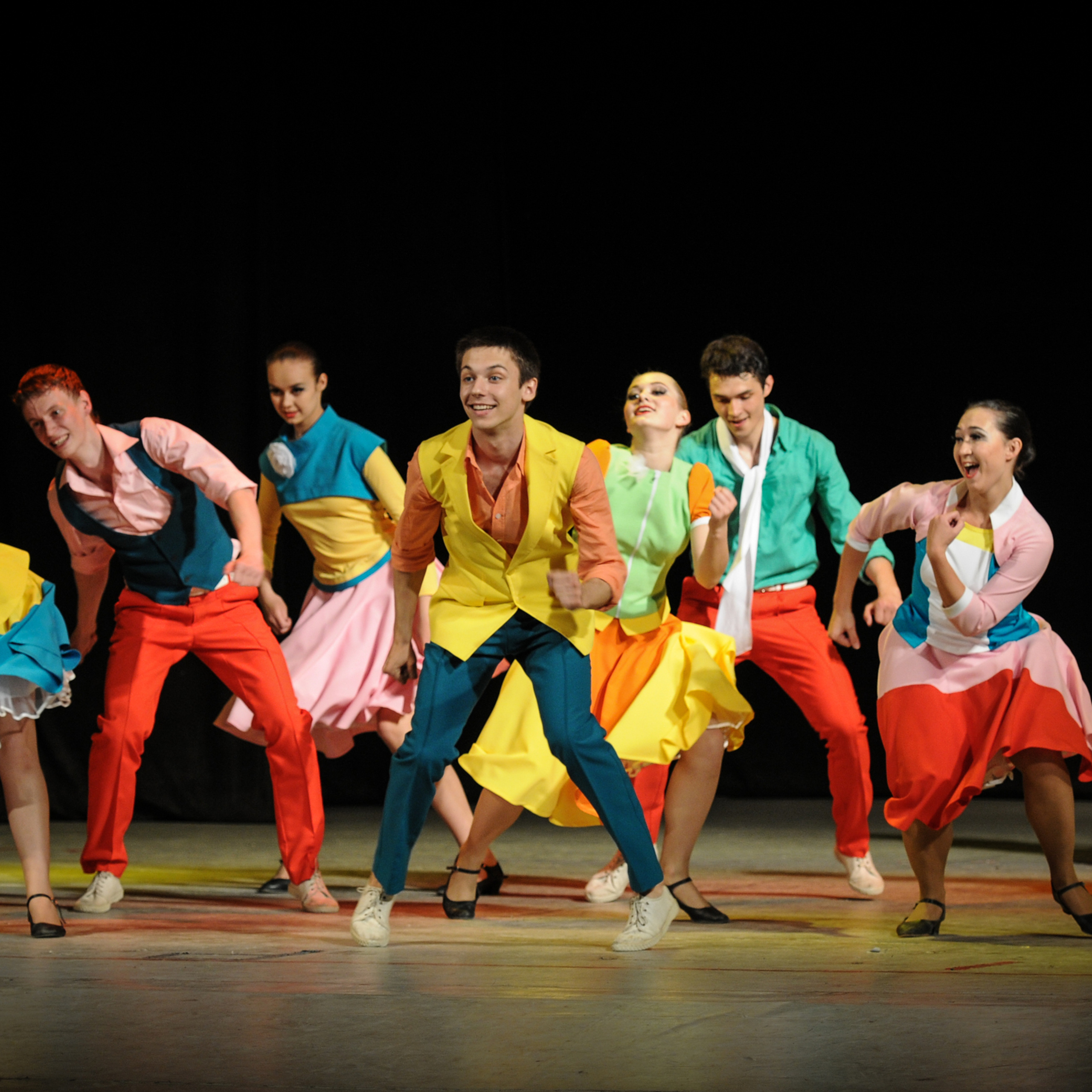 Concert of the folk group “Sunny Rainbow” in Russia. Photographer in Israel Luba Ternavskaya