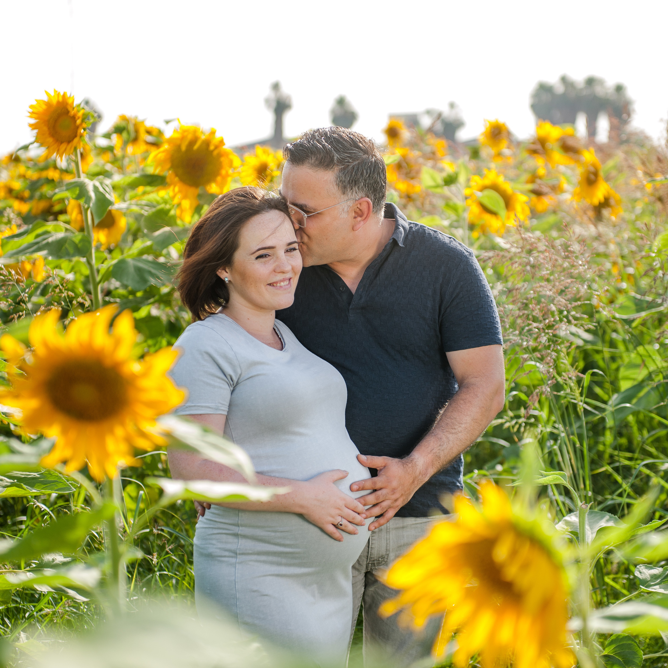 Outdoor maternity photoshoot. Photographer in Israel Luba Ternavskaya