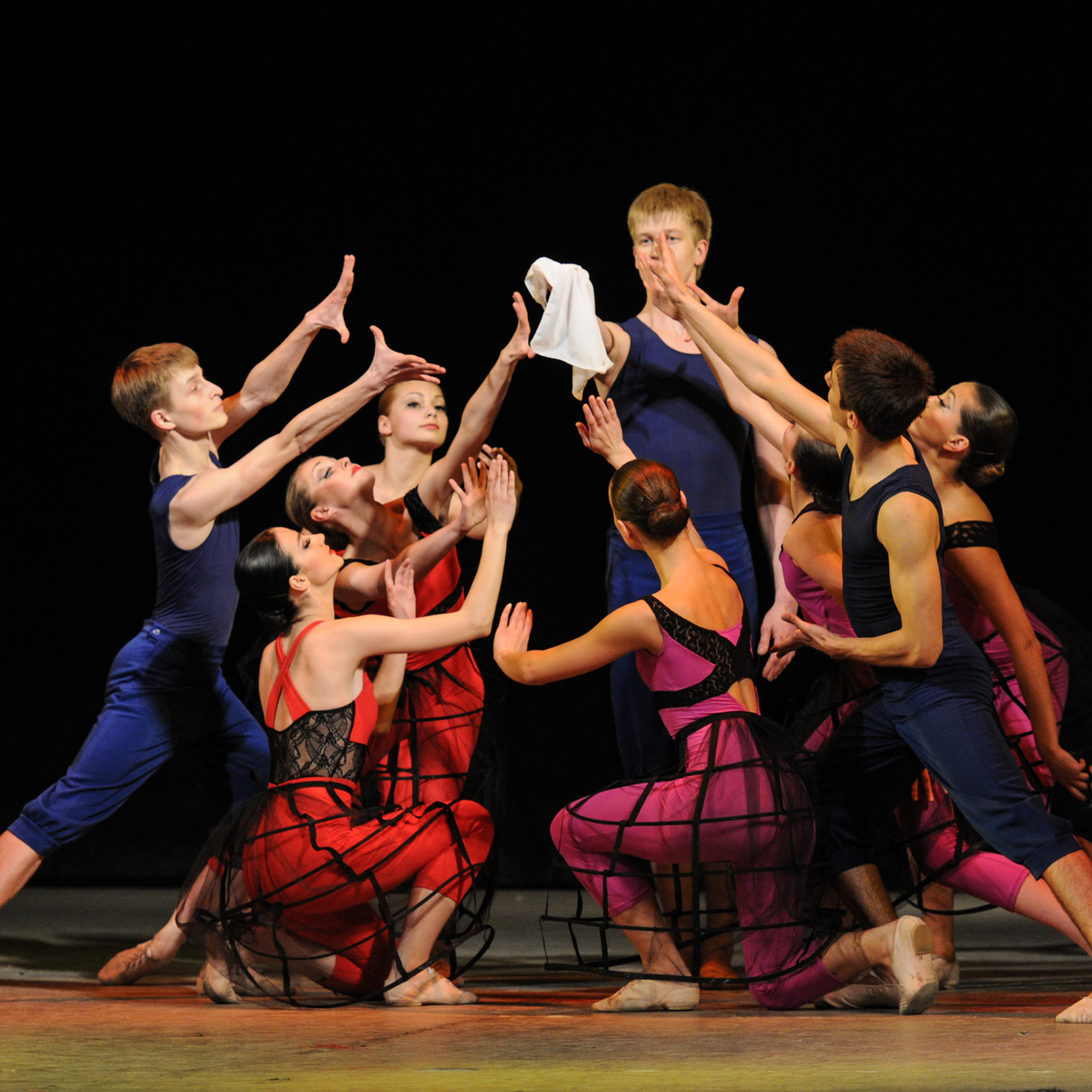 Concert of the folk group “Sunny Rainbow” in Russia. Photographer in Israel Luba Ternavskaya
