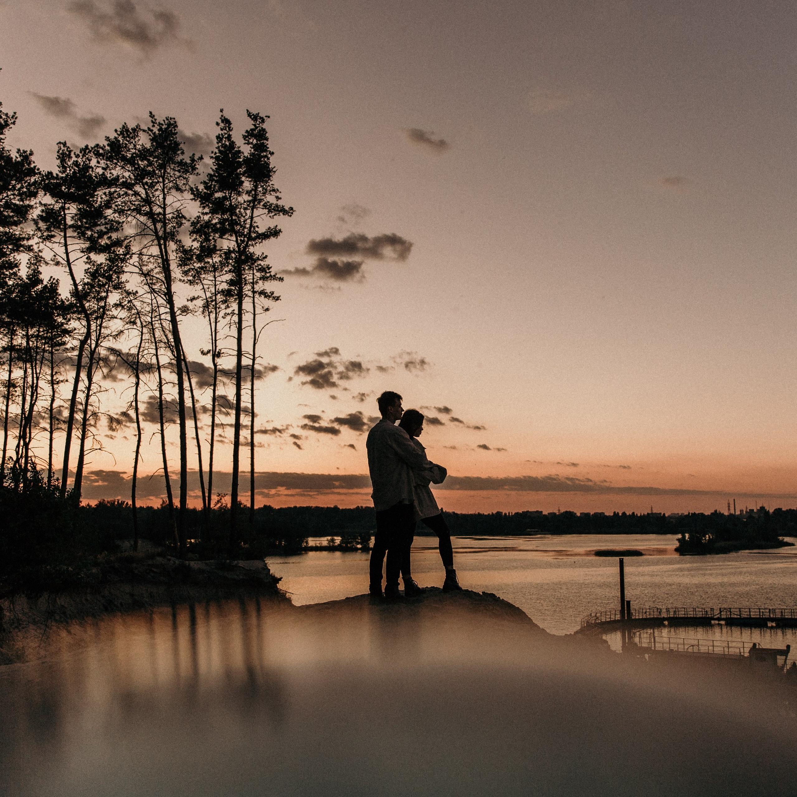 ВТЕЧА У ЗАХІД СОНЦЯ