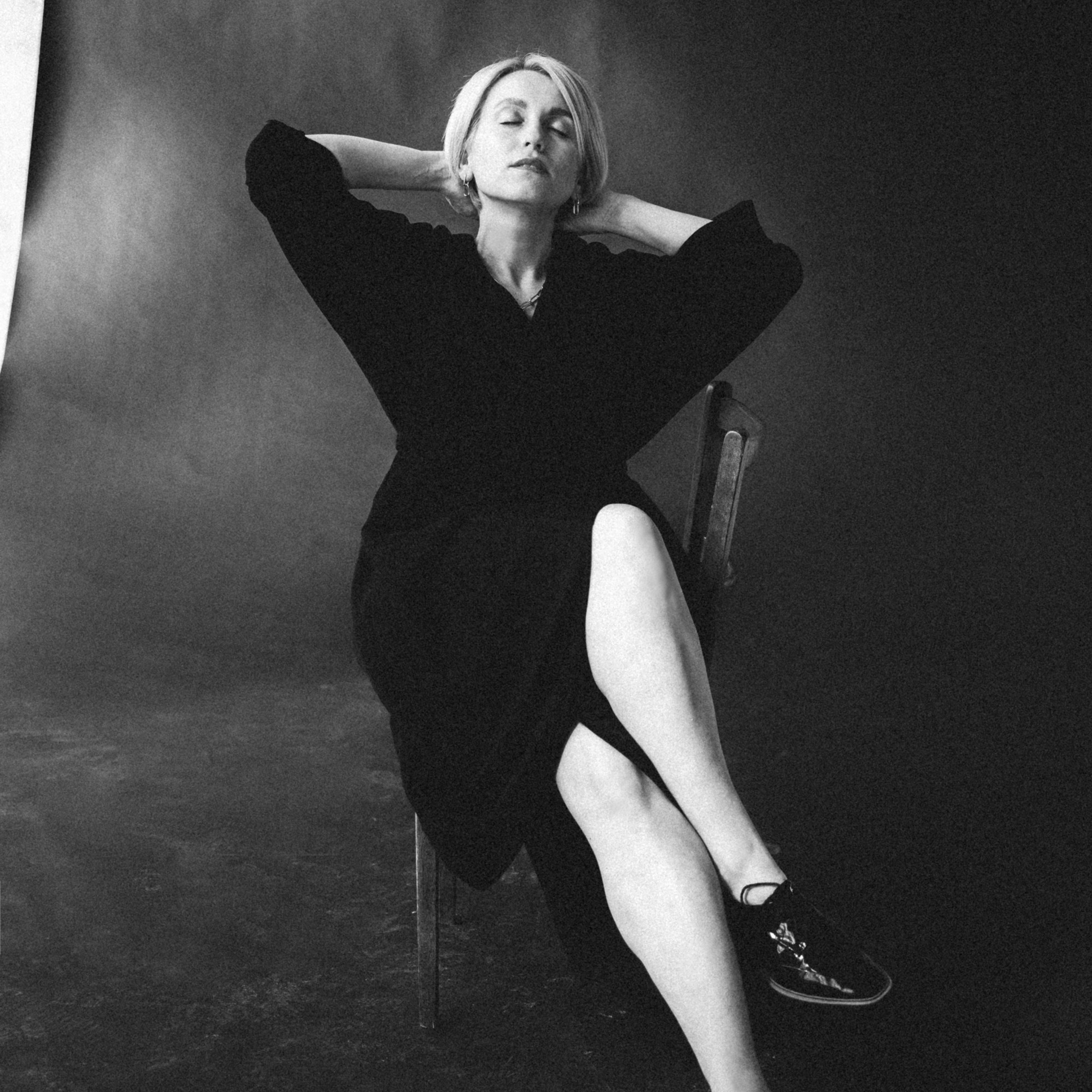 КІНО ПРО НЕЇ