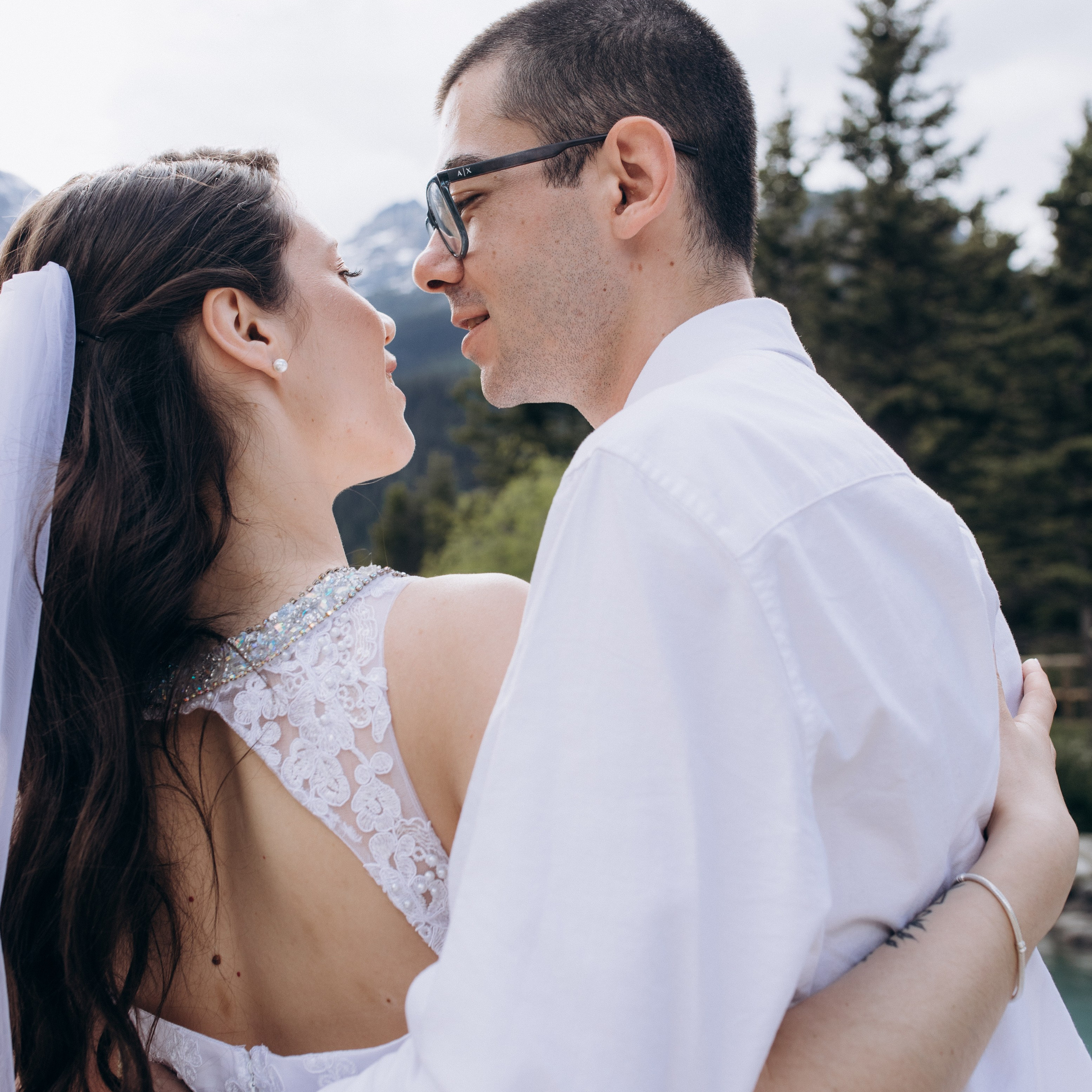 Contacts. Wedding and family photographer in Calgary