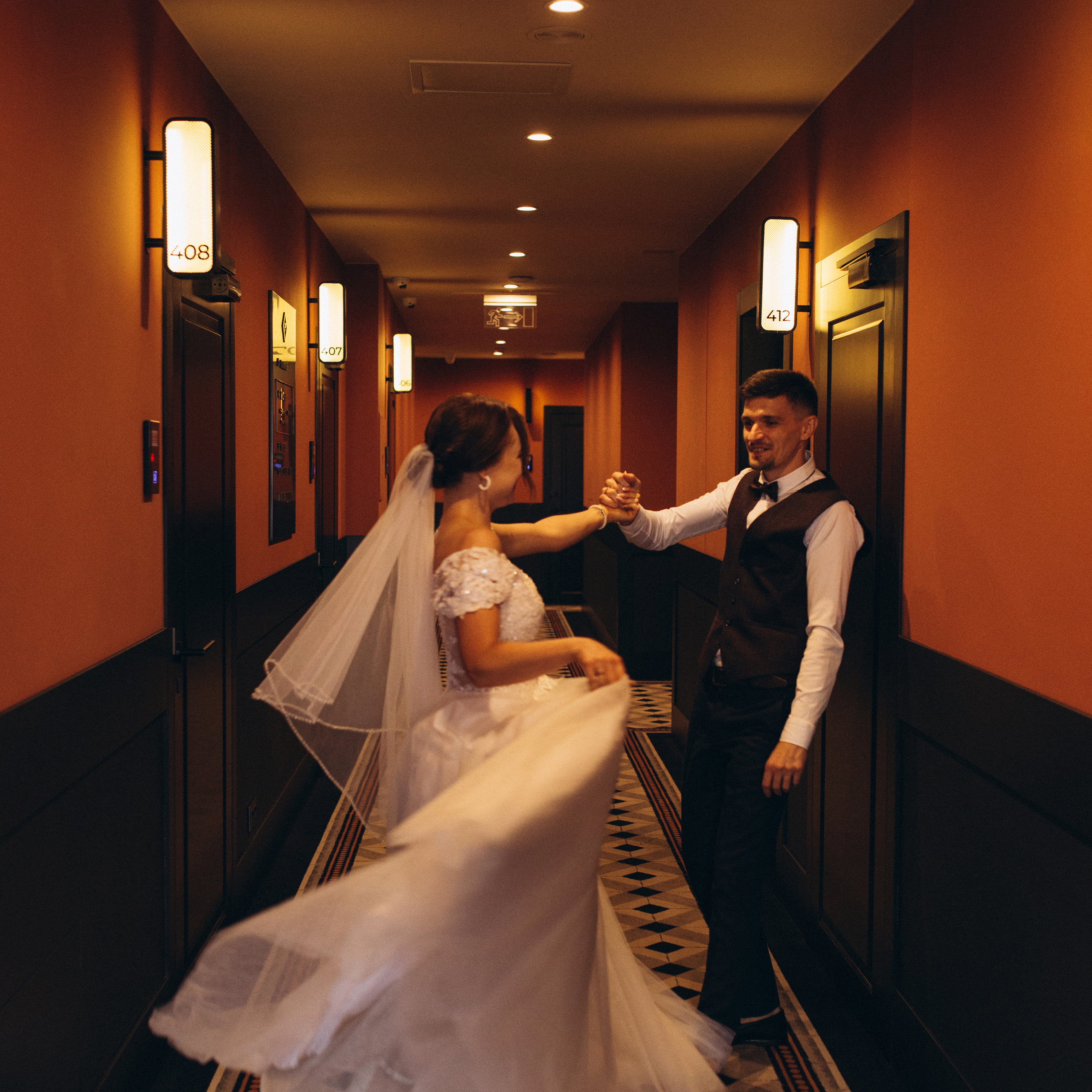 Contacts. Wedding and family photographer in Calgary