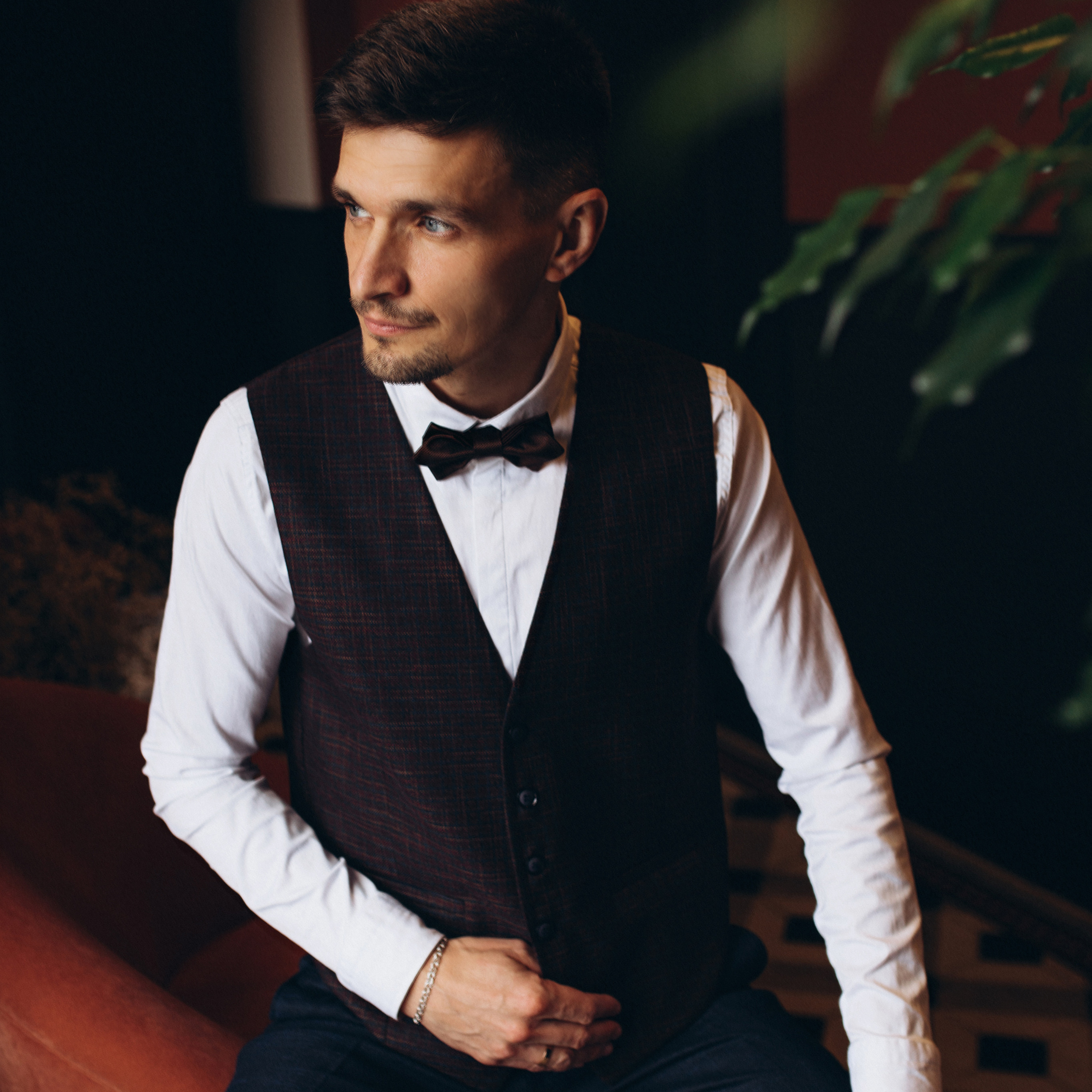 Contacts. Wedding and family photographer in Calgary