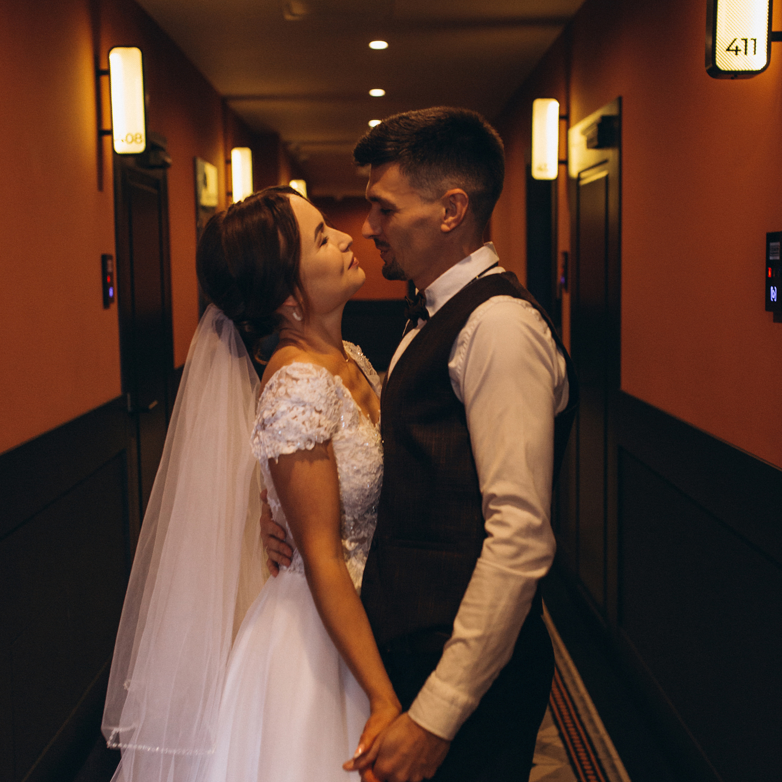 Contacts. Wedding and family photographer in Calgary