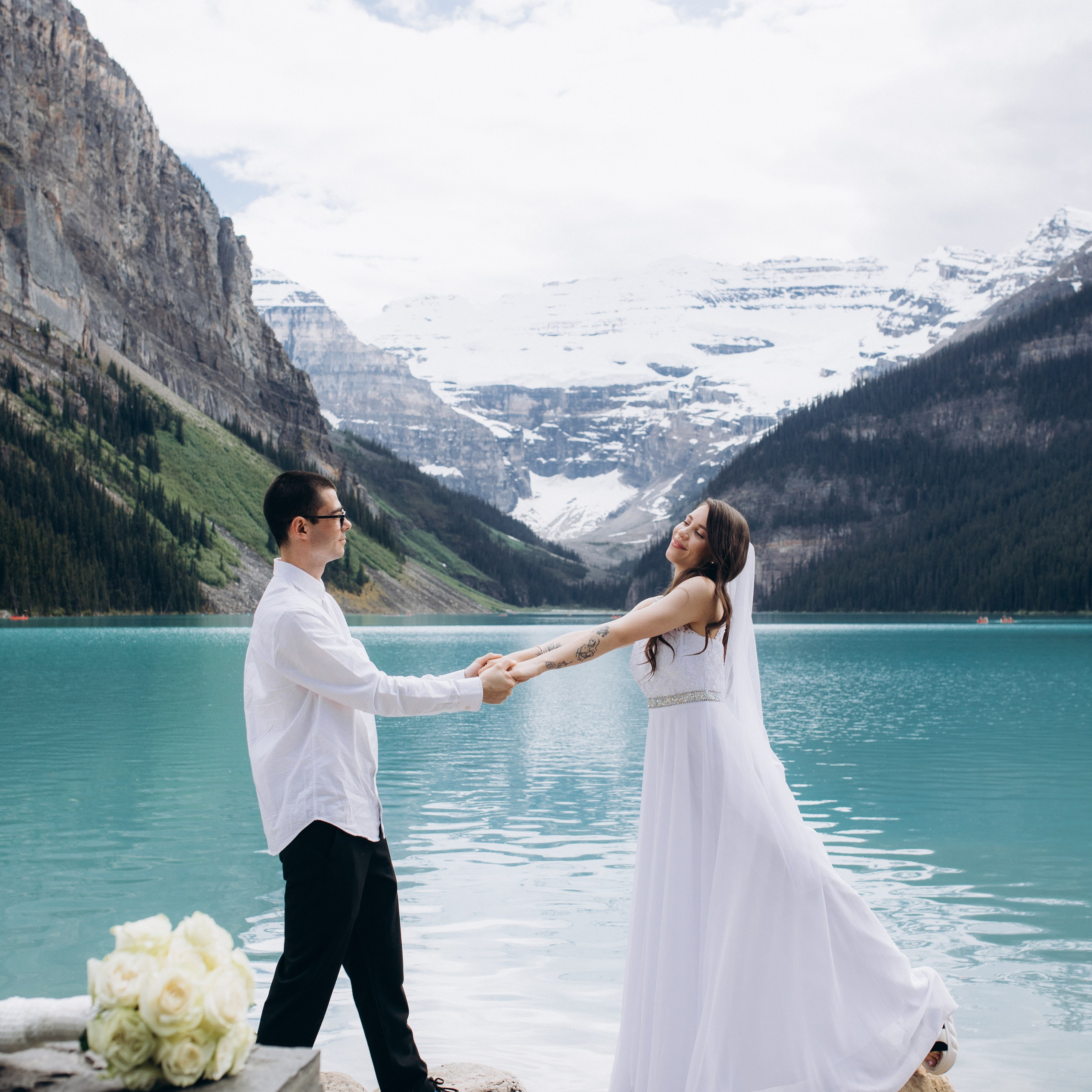 Contacts. Wedding and family photographer in Calgary