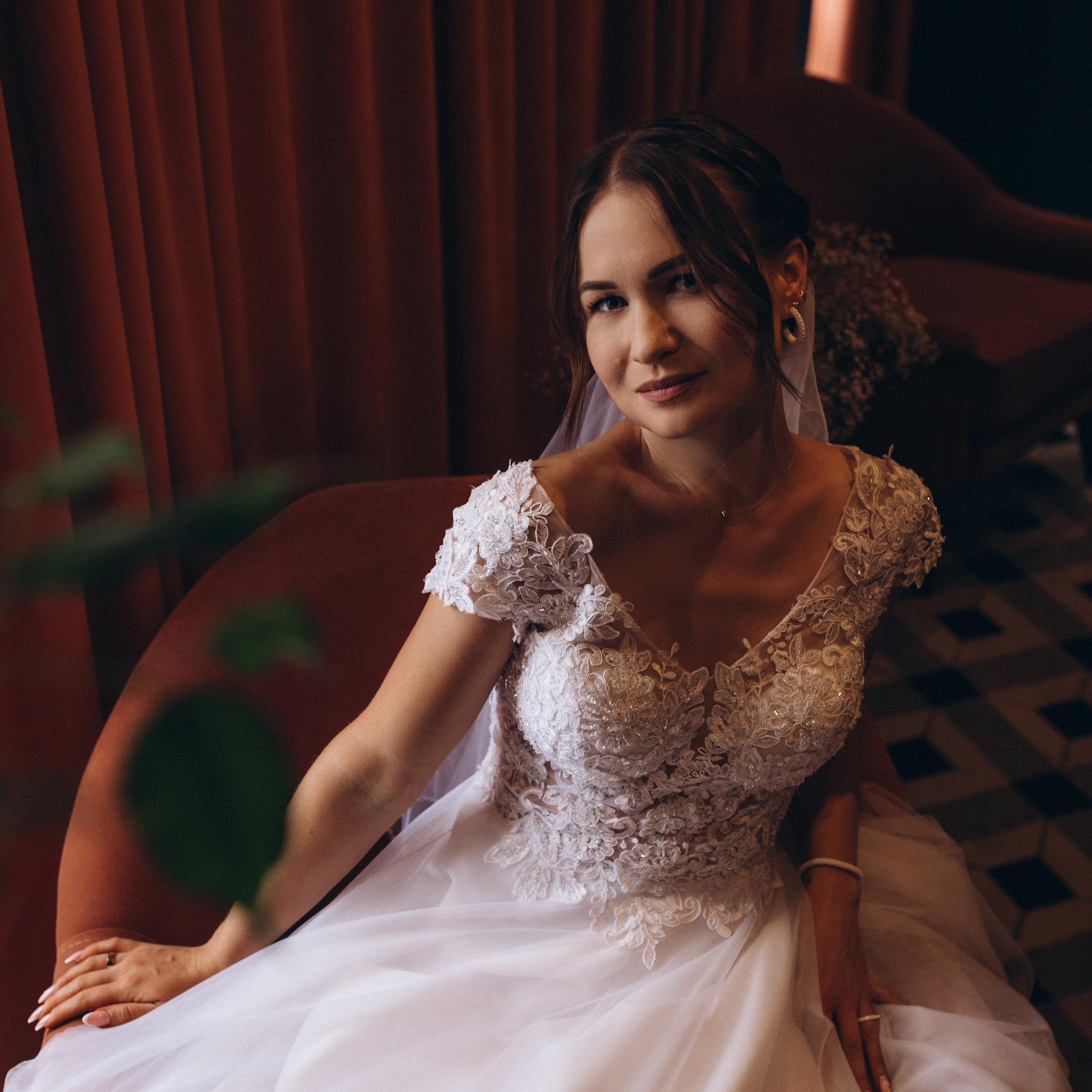 Contacts. Wedding and family photographer in Calgary