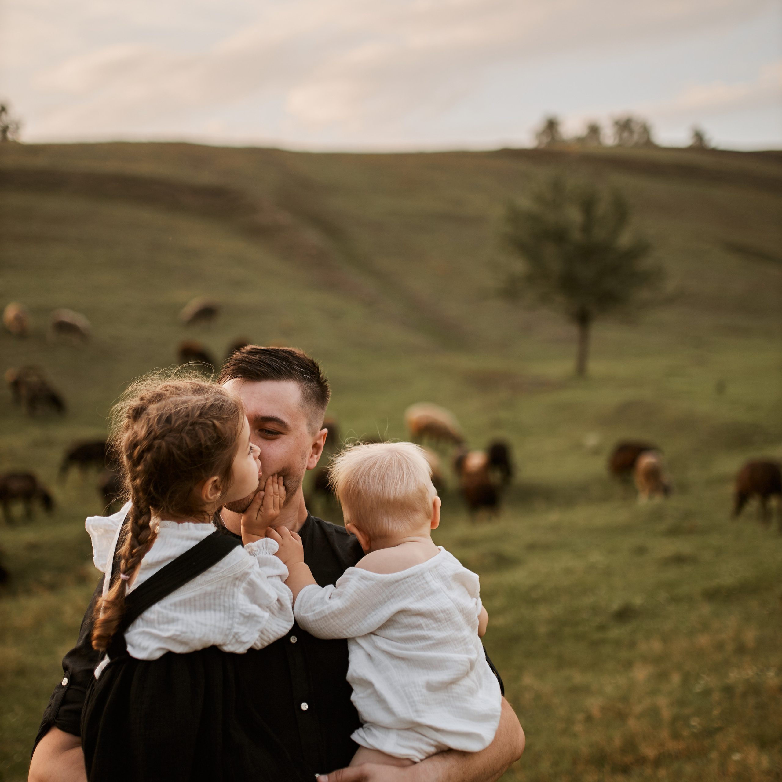 Еліна, Валерій, Ельвіна, Мартін