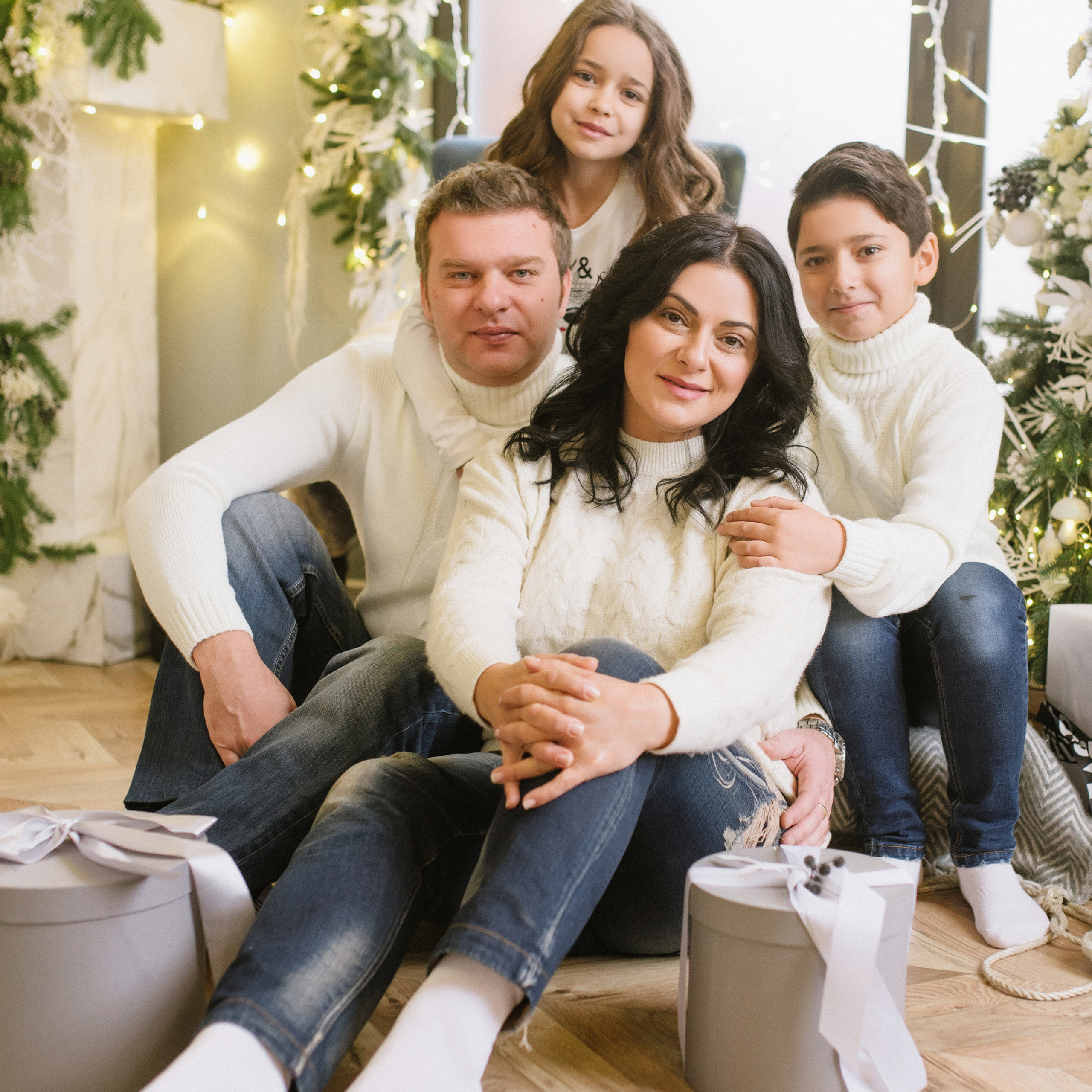 Lora, Maks, Erik, Milena & Gayne