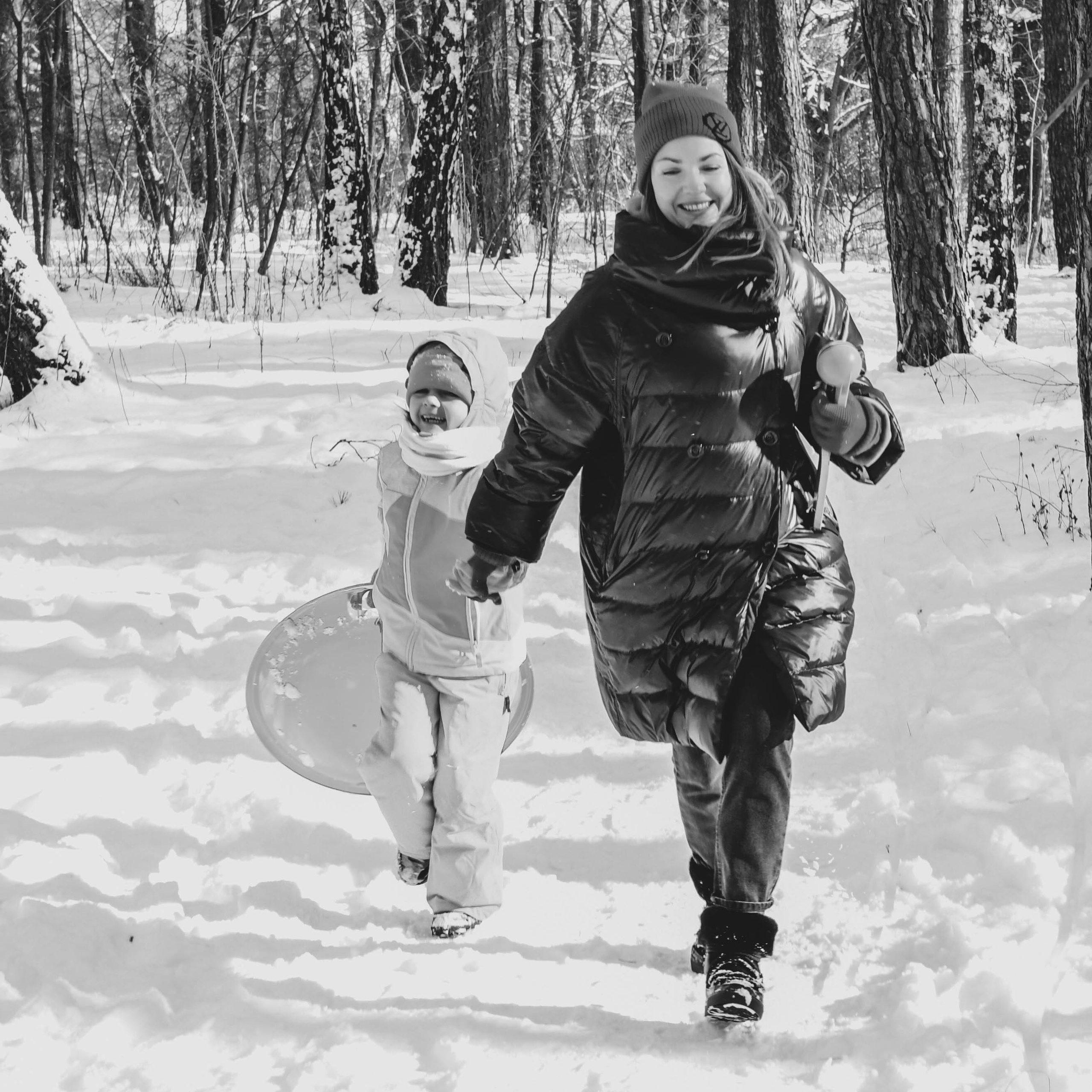 Снігова прогулянка, Аня и Ульяна