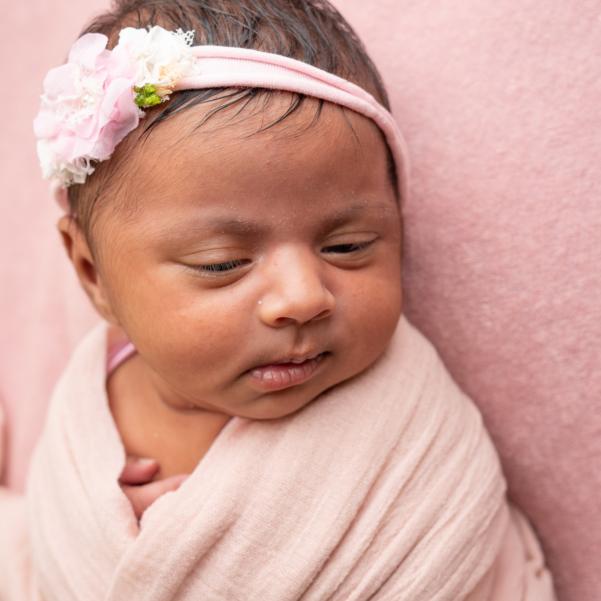 Testimonials. Newborn Photographer and life casting in Dubai Dariya Saeed