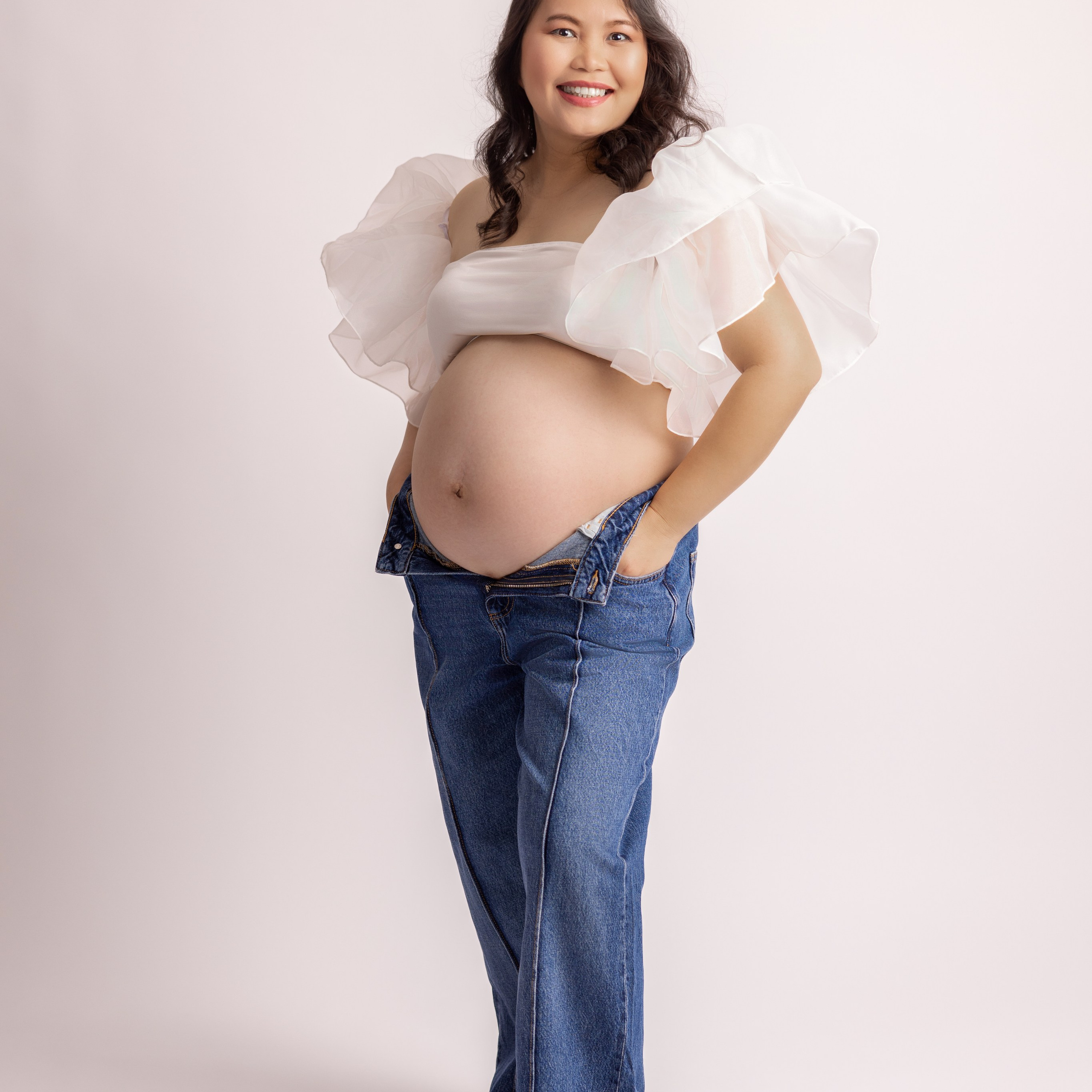 Maternity Photoshoot in Dresden — Studio & Outdoor. Family & Maternity Photographer in Dresden Tatiana Mudryak