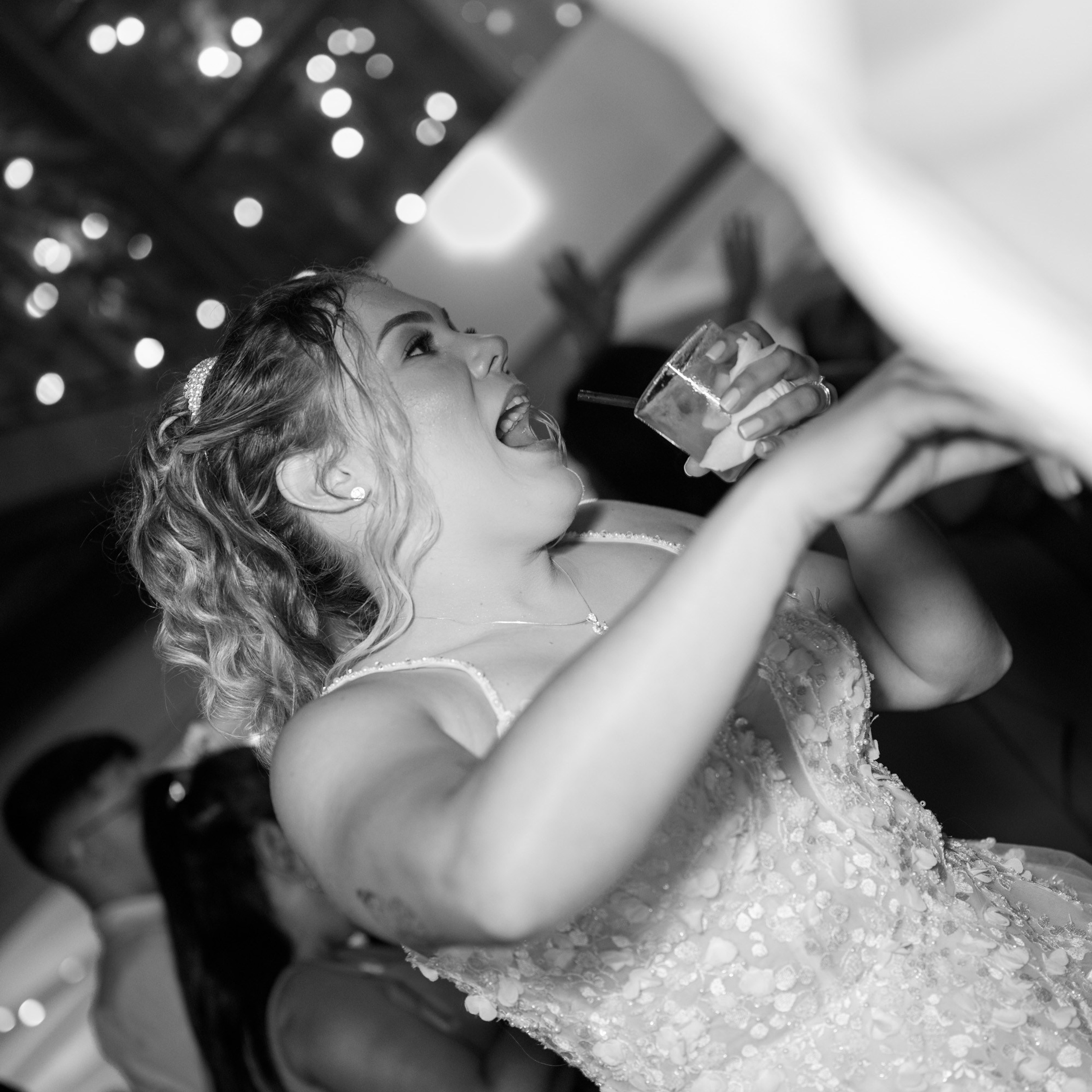 13, fev 26. Novos Tempos Wedding