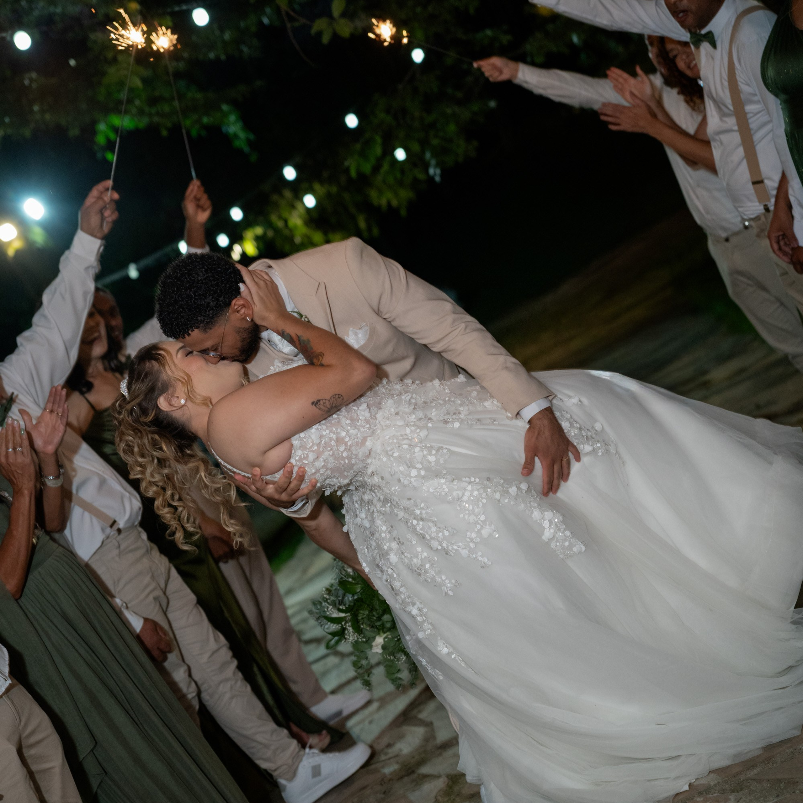 13, fev 26. Novos Tempos Wedding