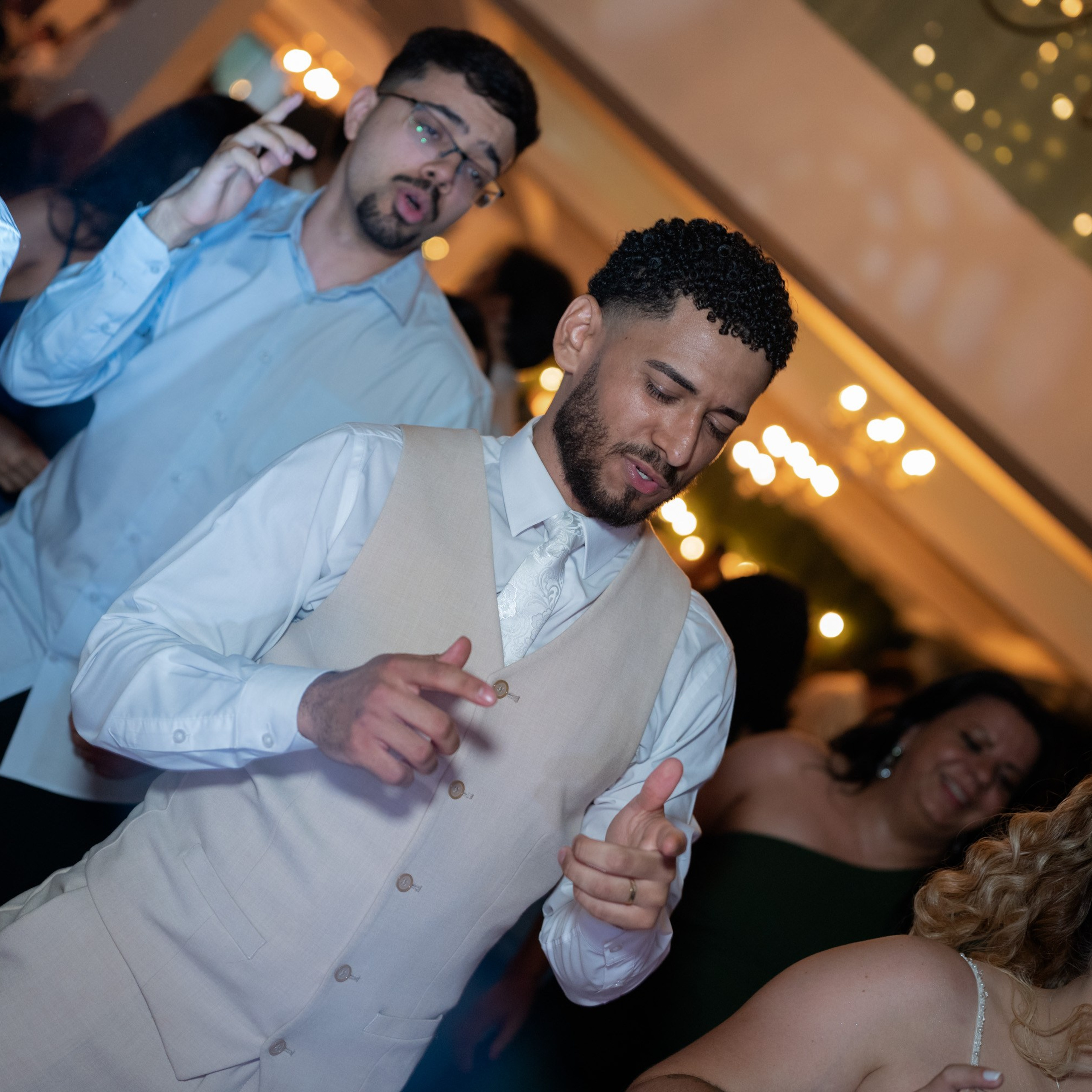 13, fev 26. Novos Tempos Wedding