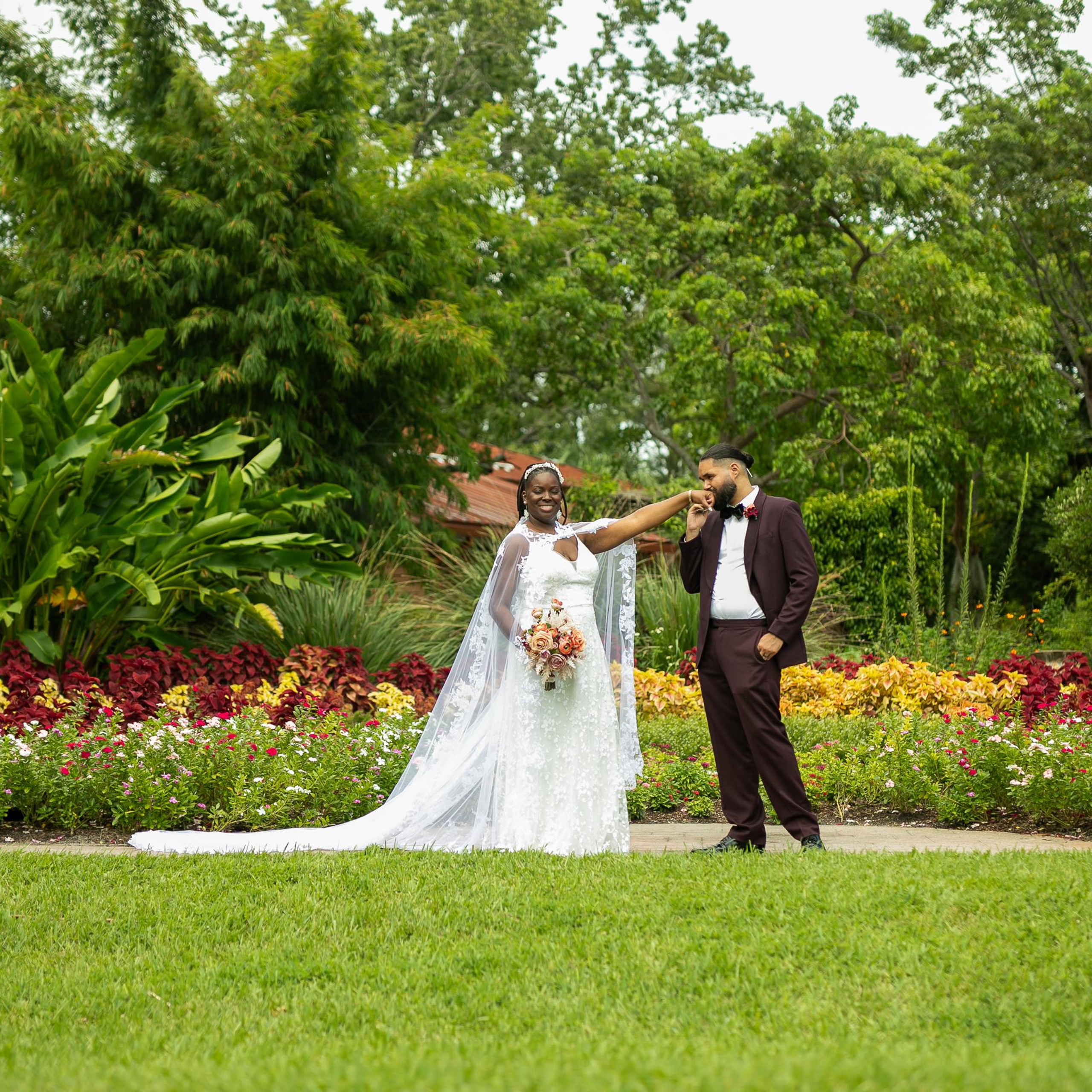 Wedding in The Lue Gardens intimate wedding photography. Lana Photography — Wedding & Family Photographer in Florida & Beyond