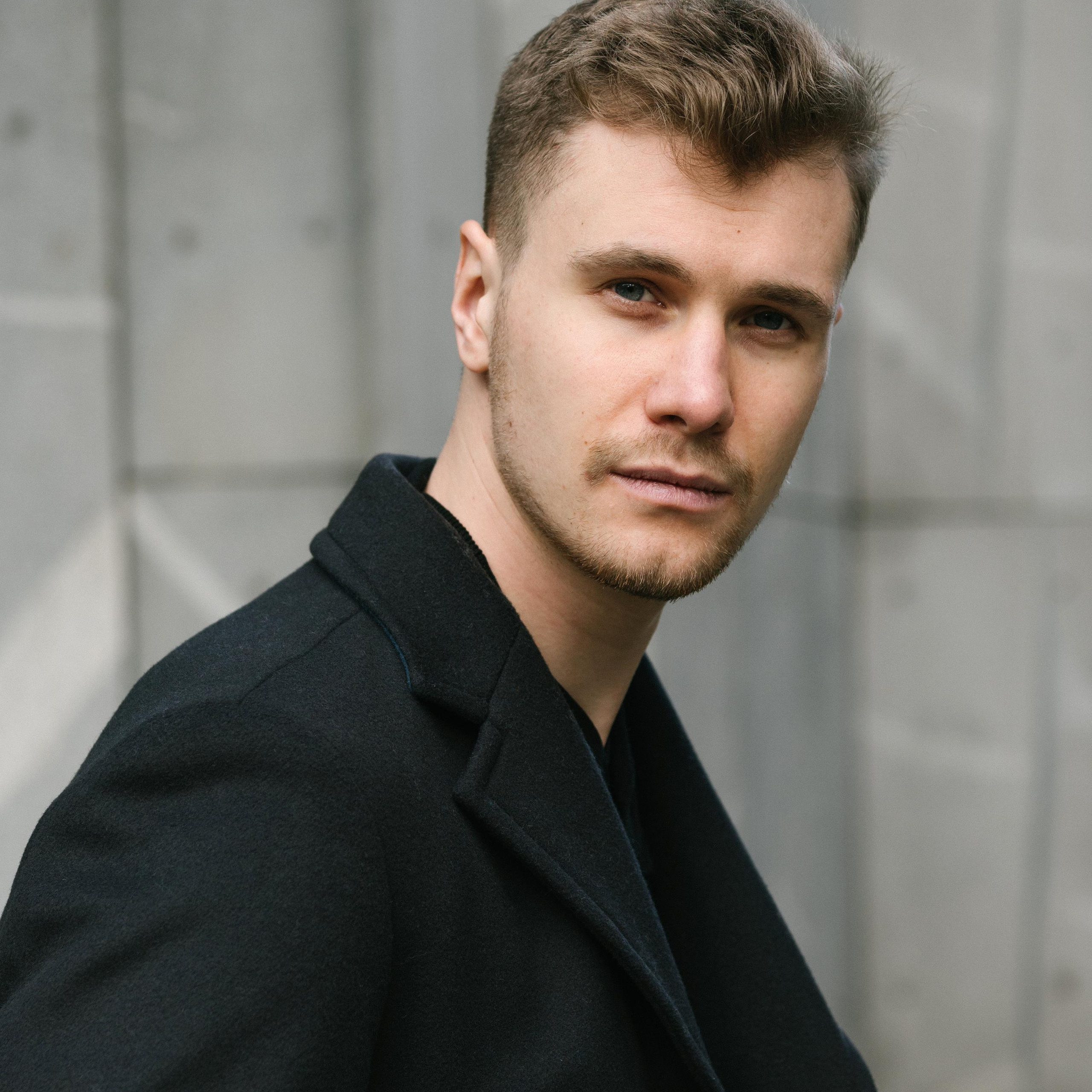 Reviews. Photographer in Lisbon Elena Lialina