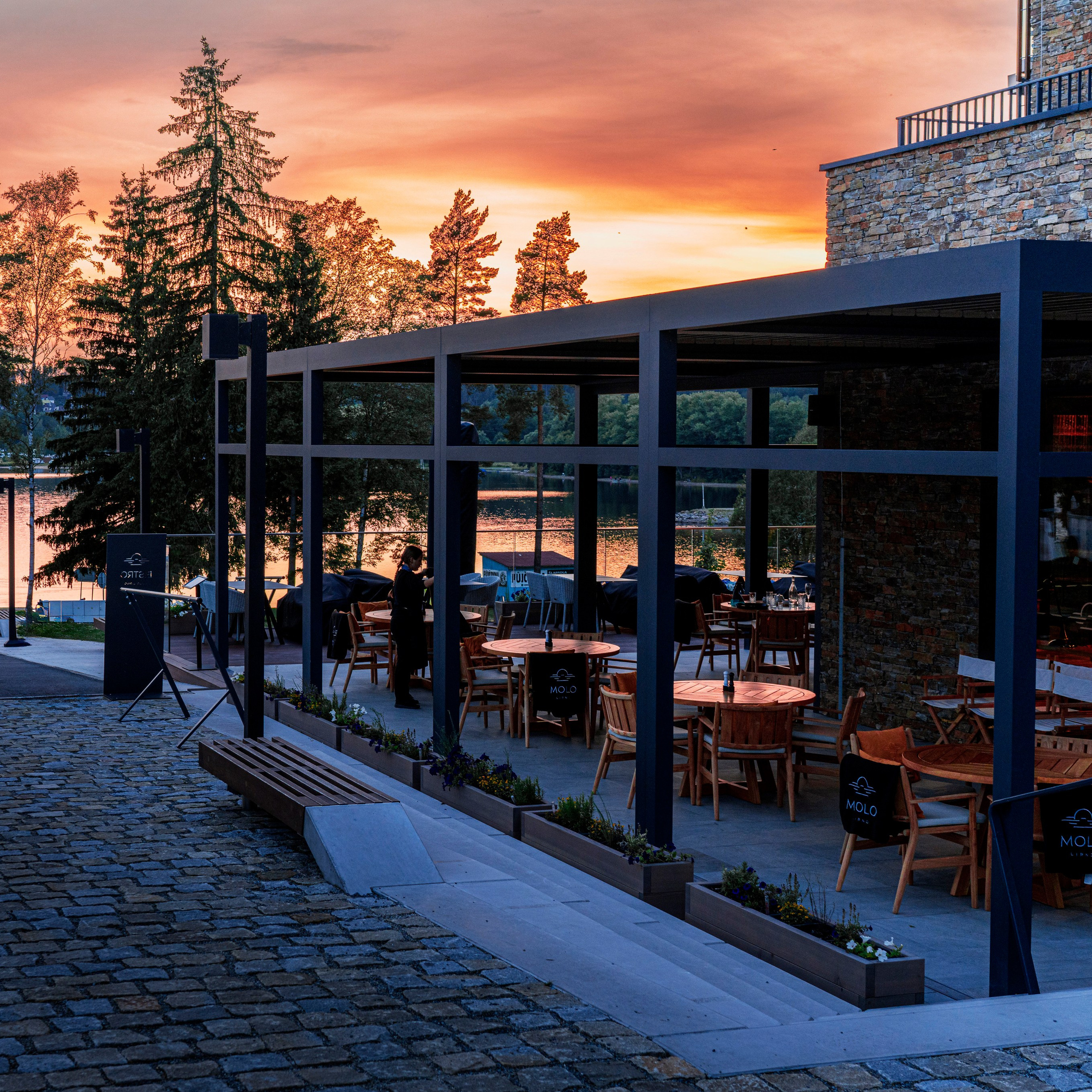 35AWARDS Empty city streets