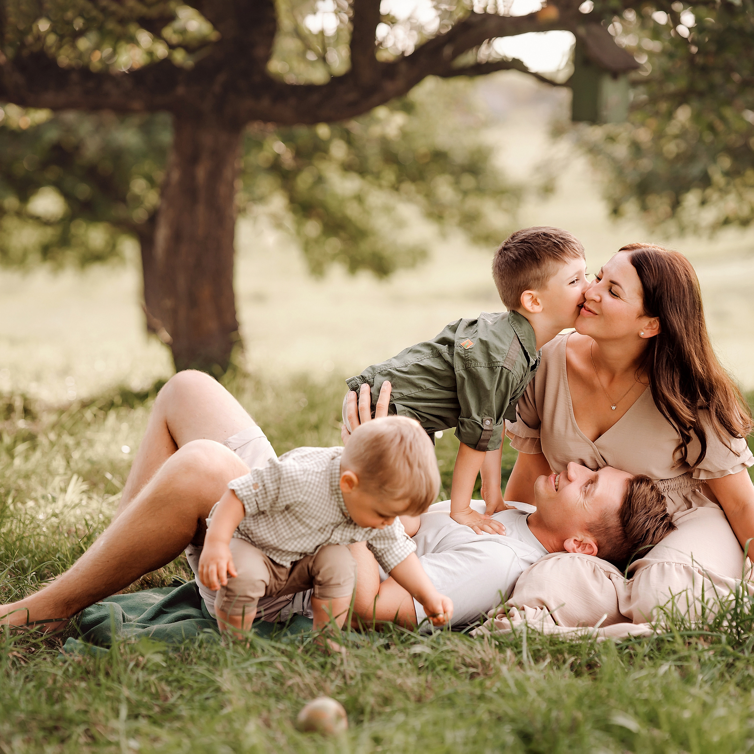 Wunschtermin anfragen. Portraitfotografie in Gründau Elena Ohnstedt