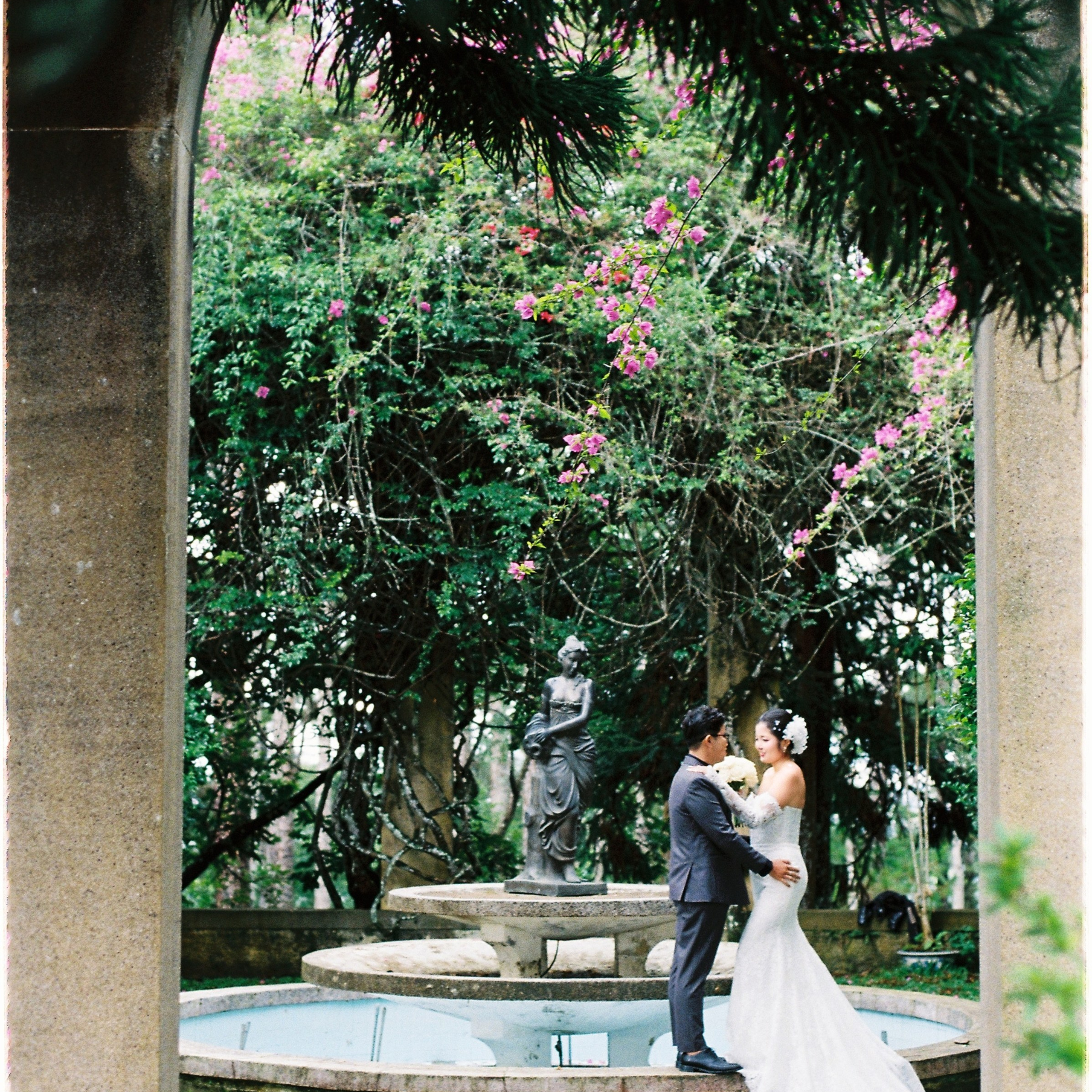 SỰ KHÁC NHAU GIỮA ẢNH TRUYỀN THỐNG VÀ PHÓNG SỰ. WEDDING PHOTOGRAPHER IN VIETNAM