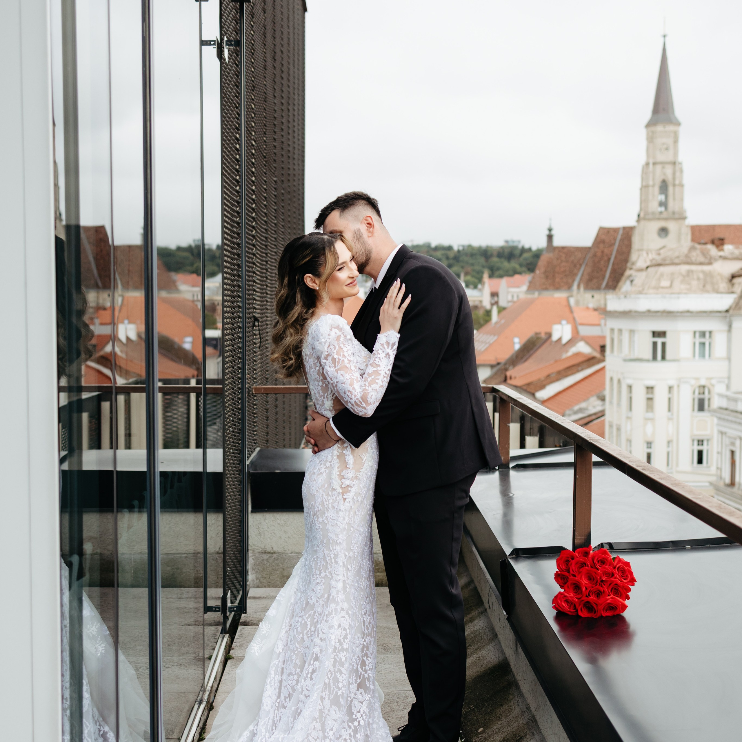 KIND WORDS. Wedding Photographer Editorial Storytelling Cluj, Romania & Europe|Lore Photography
