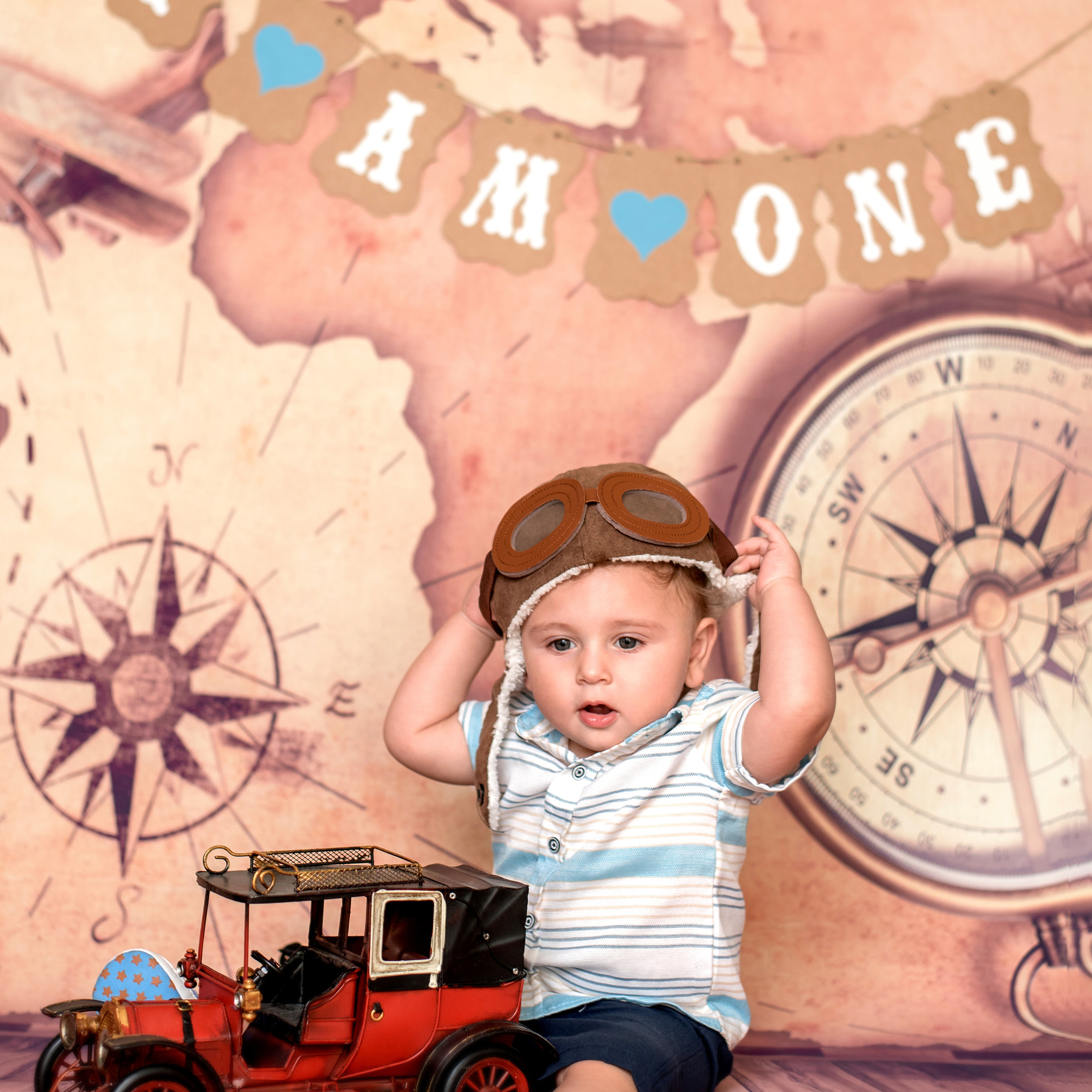 Cake smash first birthday photoshoot. Family and Children Photographer /Φωτογράφος