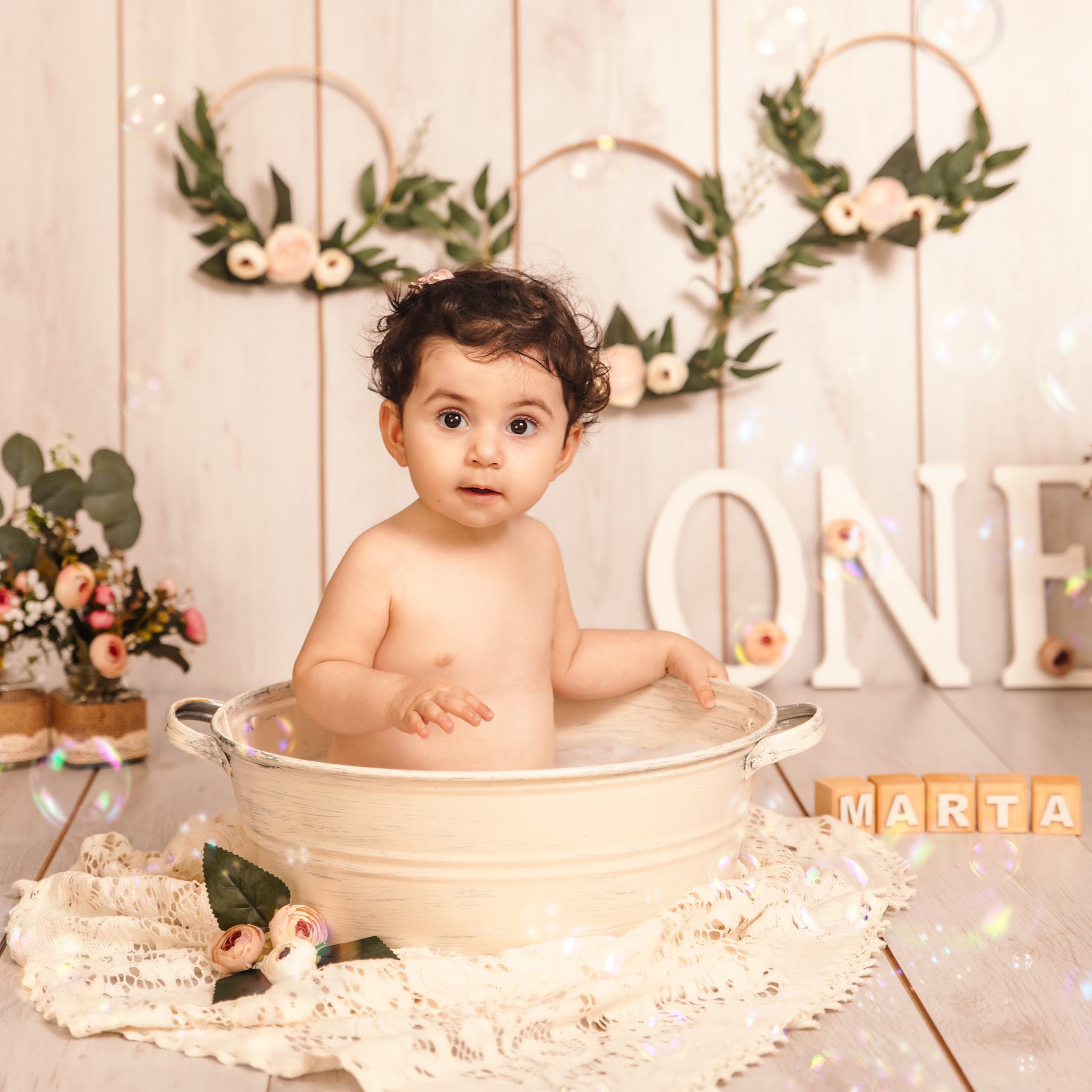 Cake smash first birthday photoshoot. Family and Children Photographer /Φωτογράφος