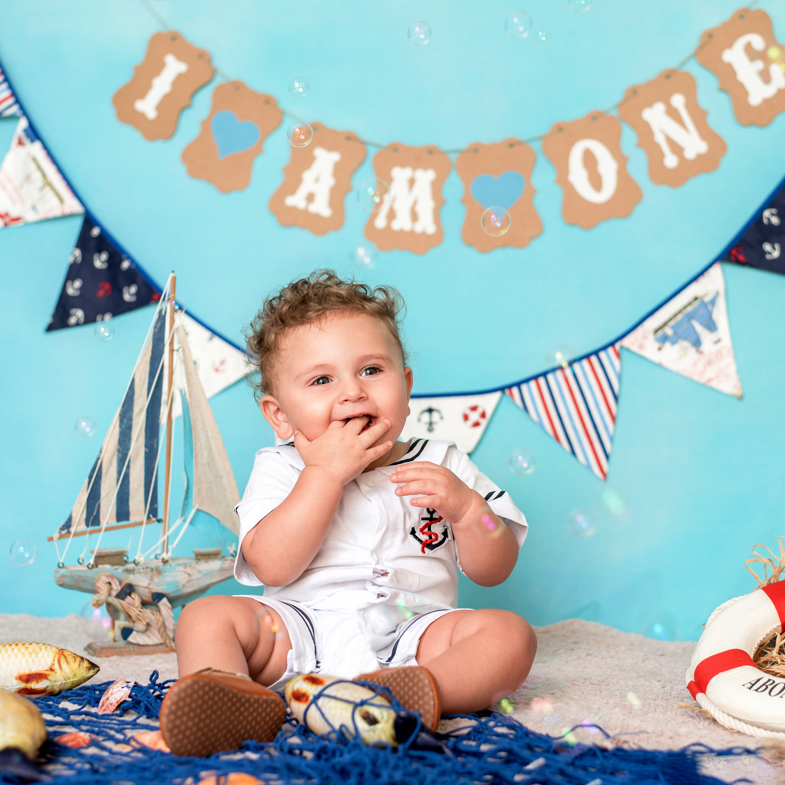 Cake smash first birthday photoshoot. Family and Children Photographer /Φωτογράφος