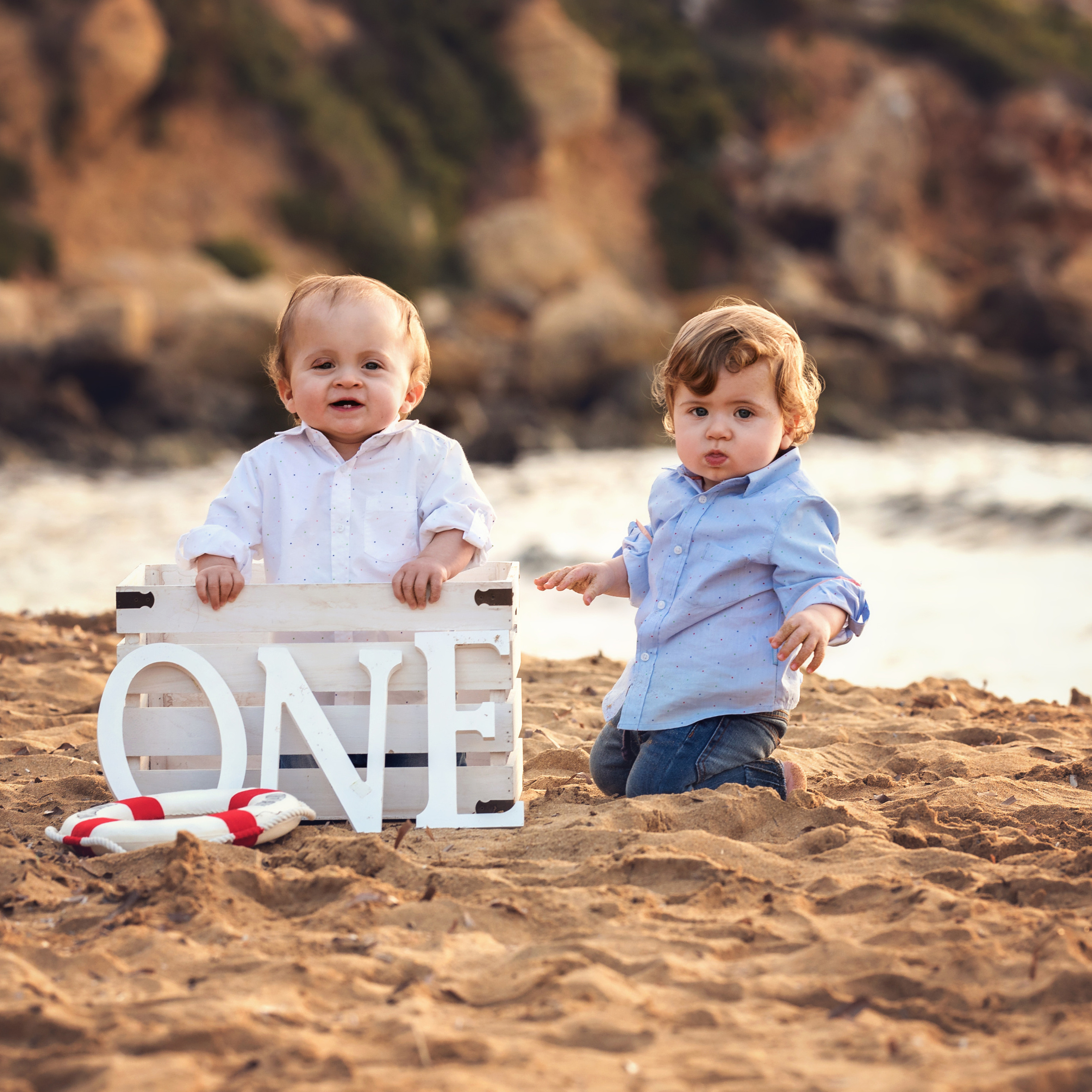 Cake smash first birthday photoshoot. Family and Children Photographer /Φωτογράφος