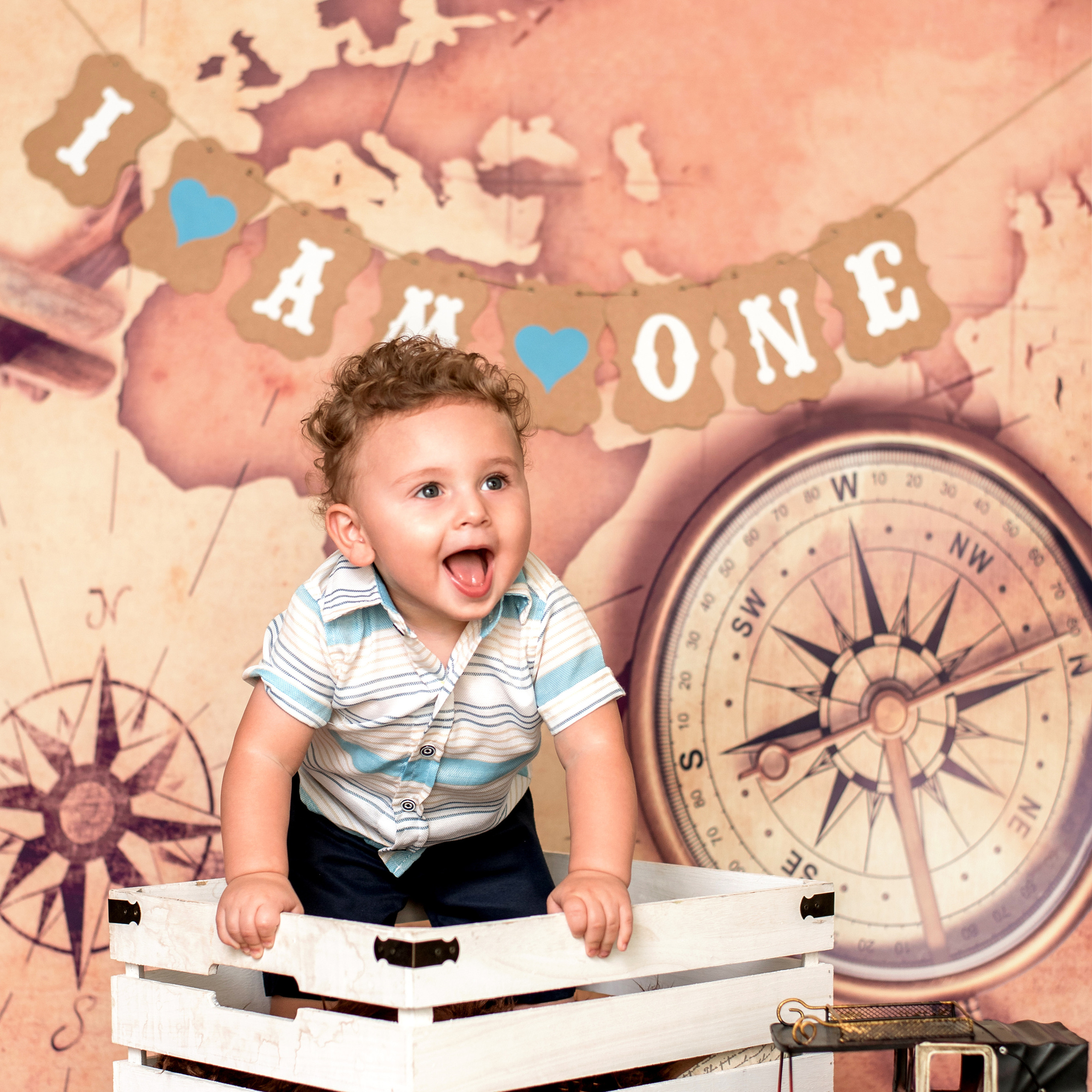 Cake smash first birthday photoshoot. Family and Children Photographer /Φωτογράφος