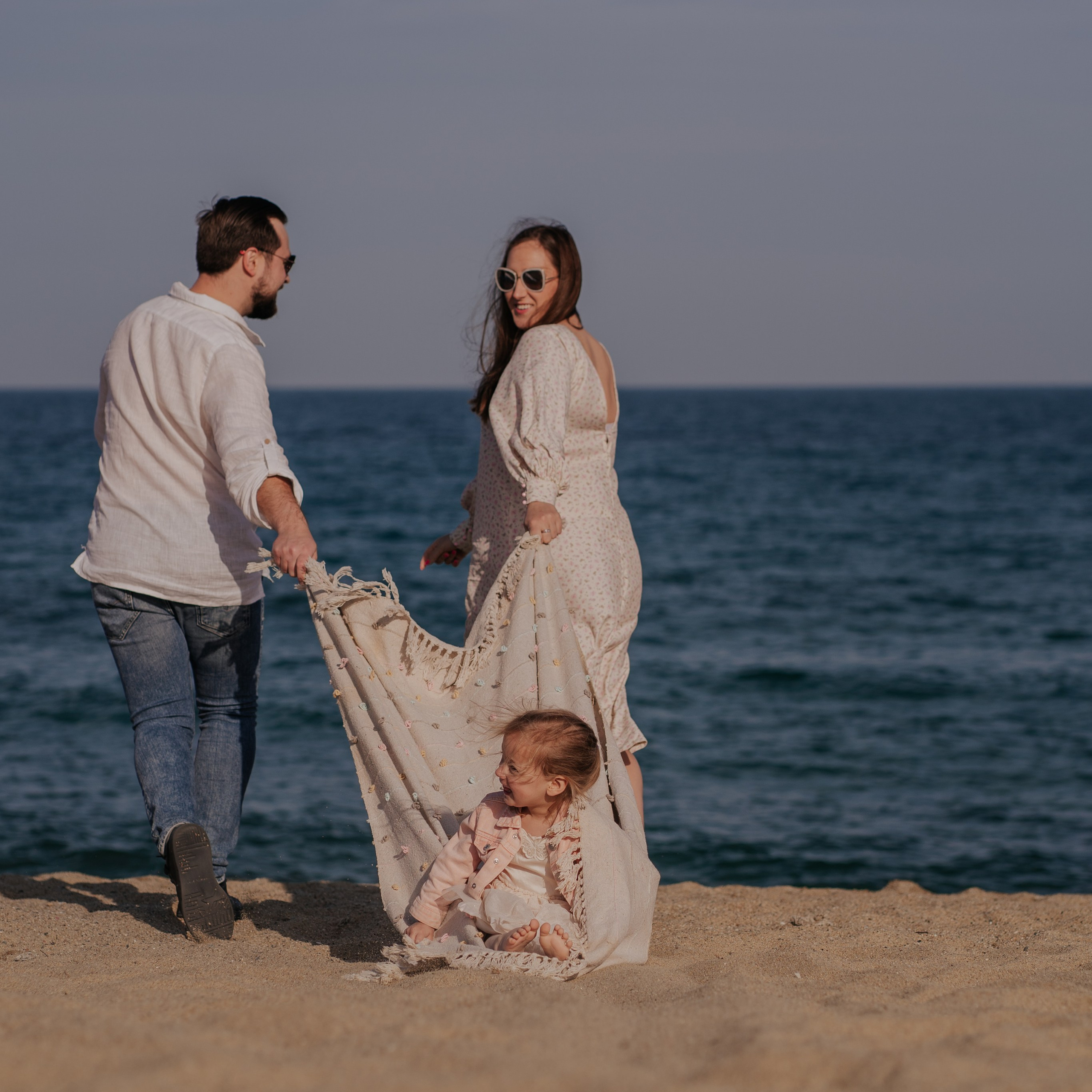 Family Barcelona on&nbsp;the sea