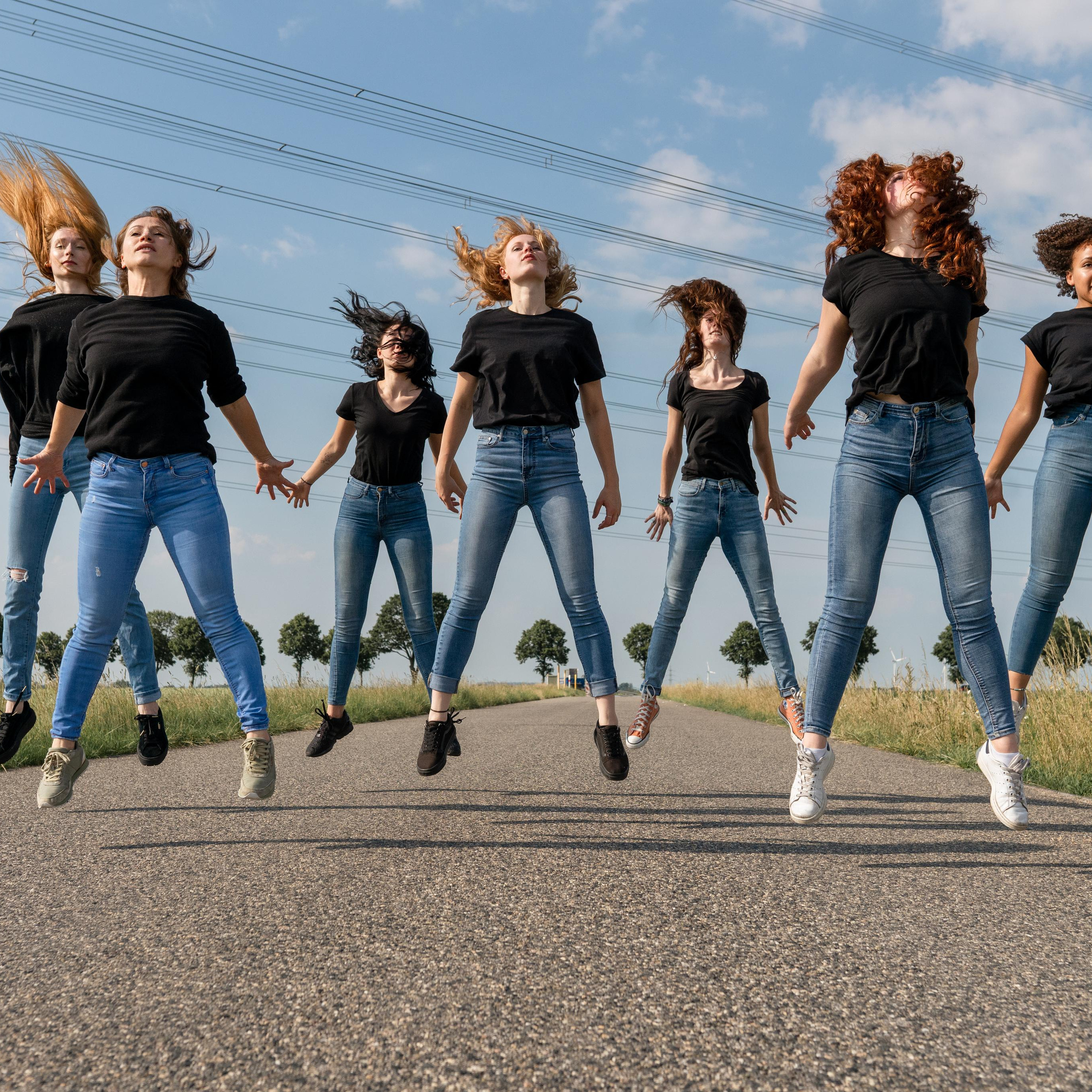 Ballett Releve — Toxic