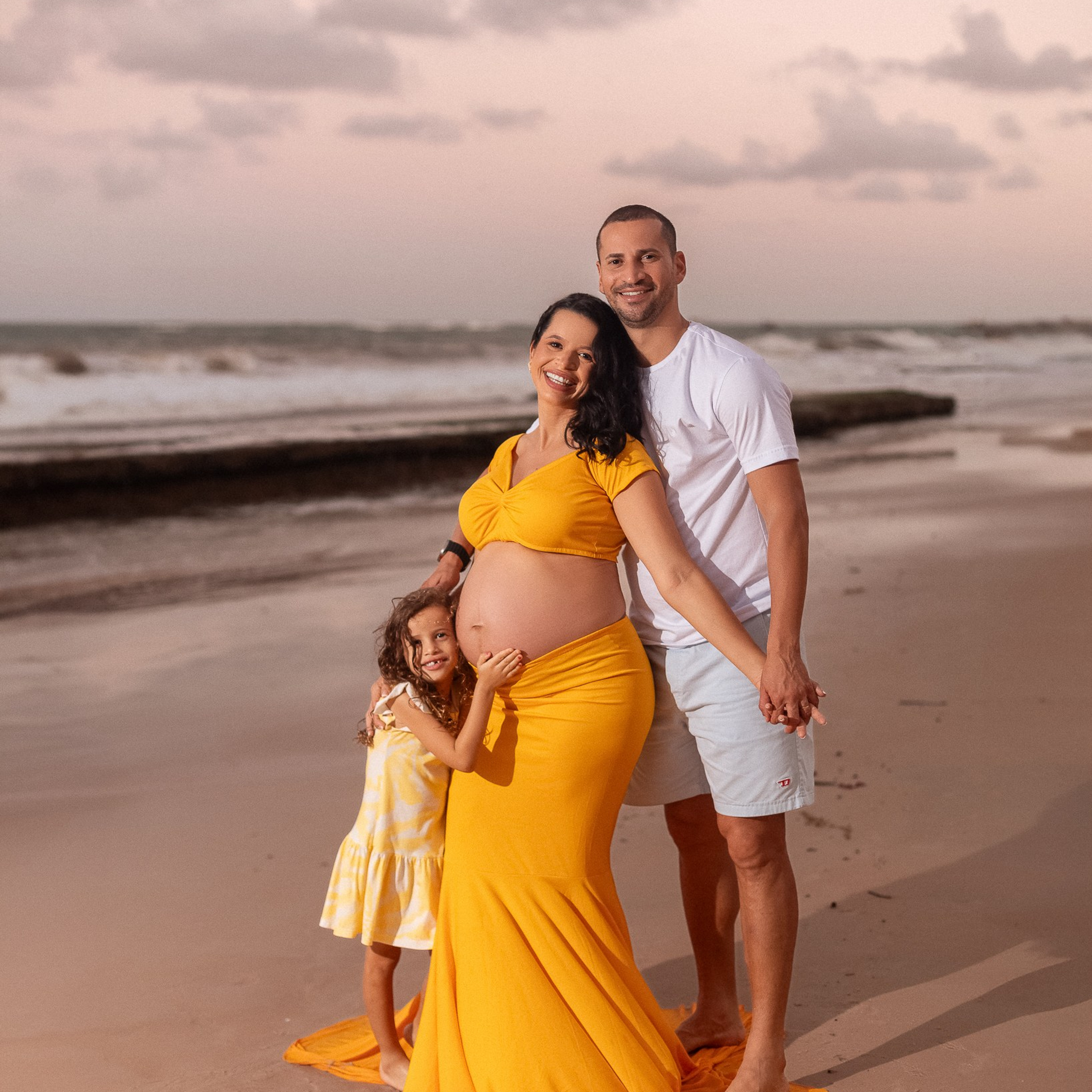 fotografia de gravidez ao ar livre ensaio gestacional em Alagoas fotos de gestante na praia dicas para ensaio de gravidez externo melhores locais para fotos de gestante